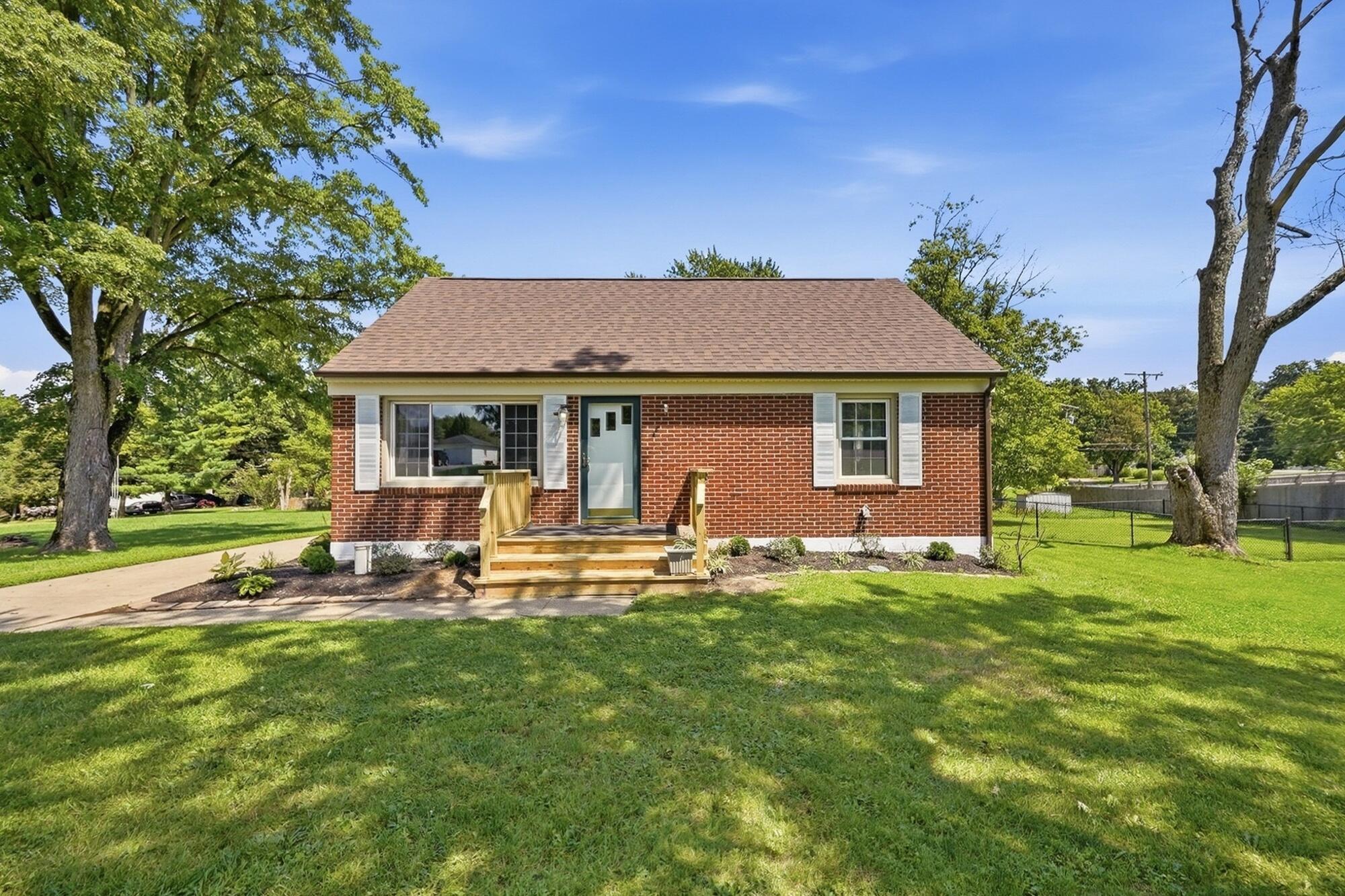 1652 Ridgeway Drive Property Photo 1