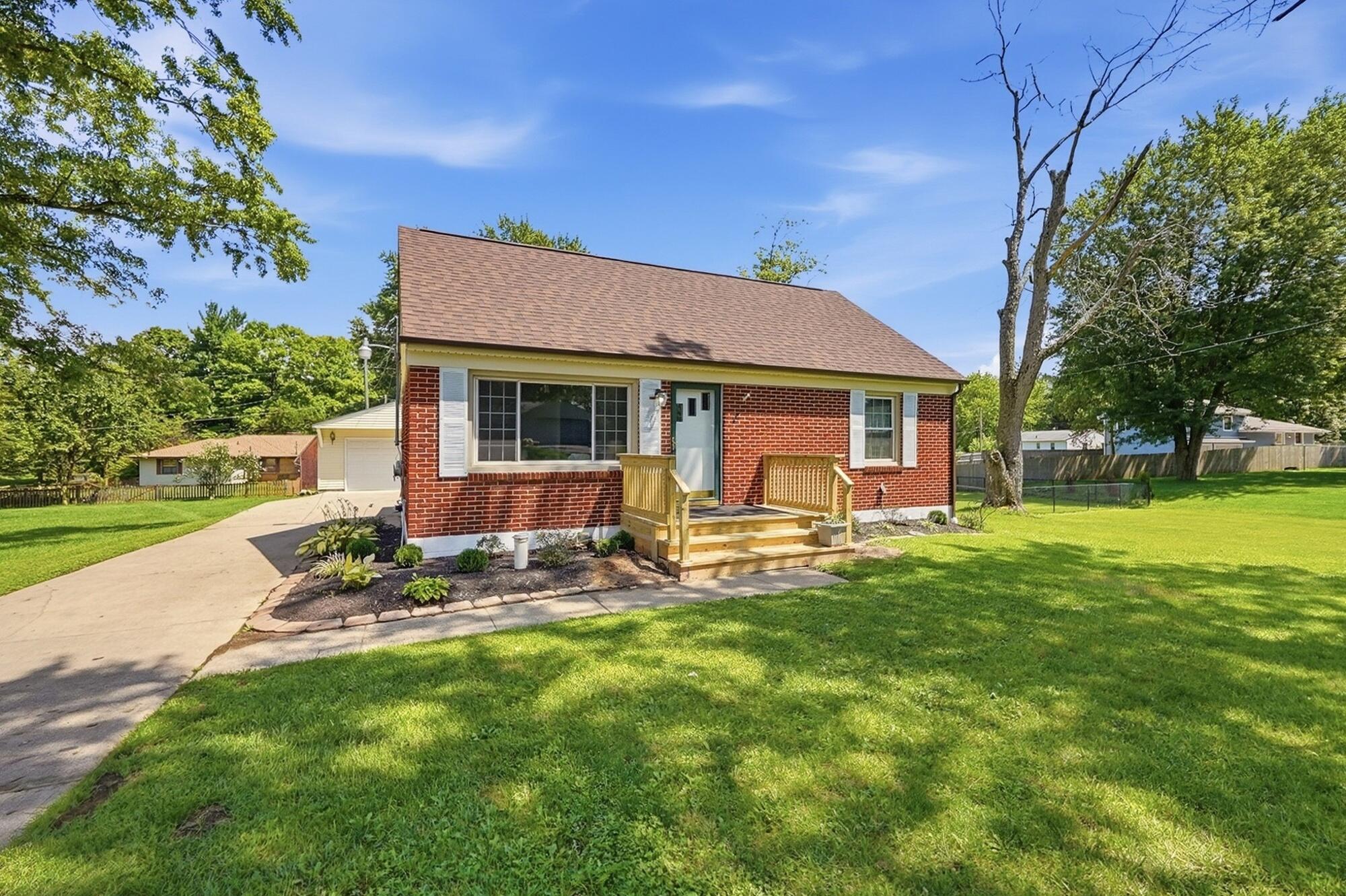 1652 Ridgeway Drive Property Photo 3