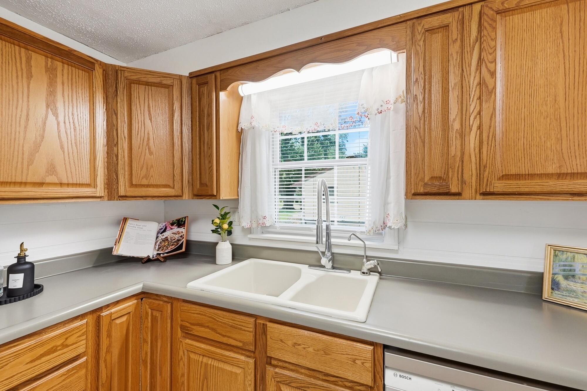 1652 Ridgeway Drive Property Photo 10