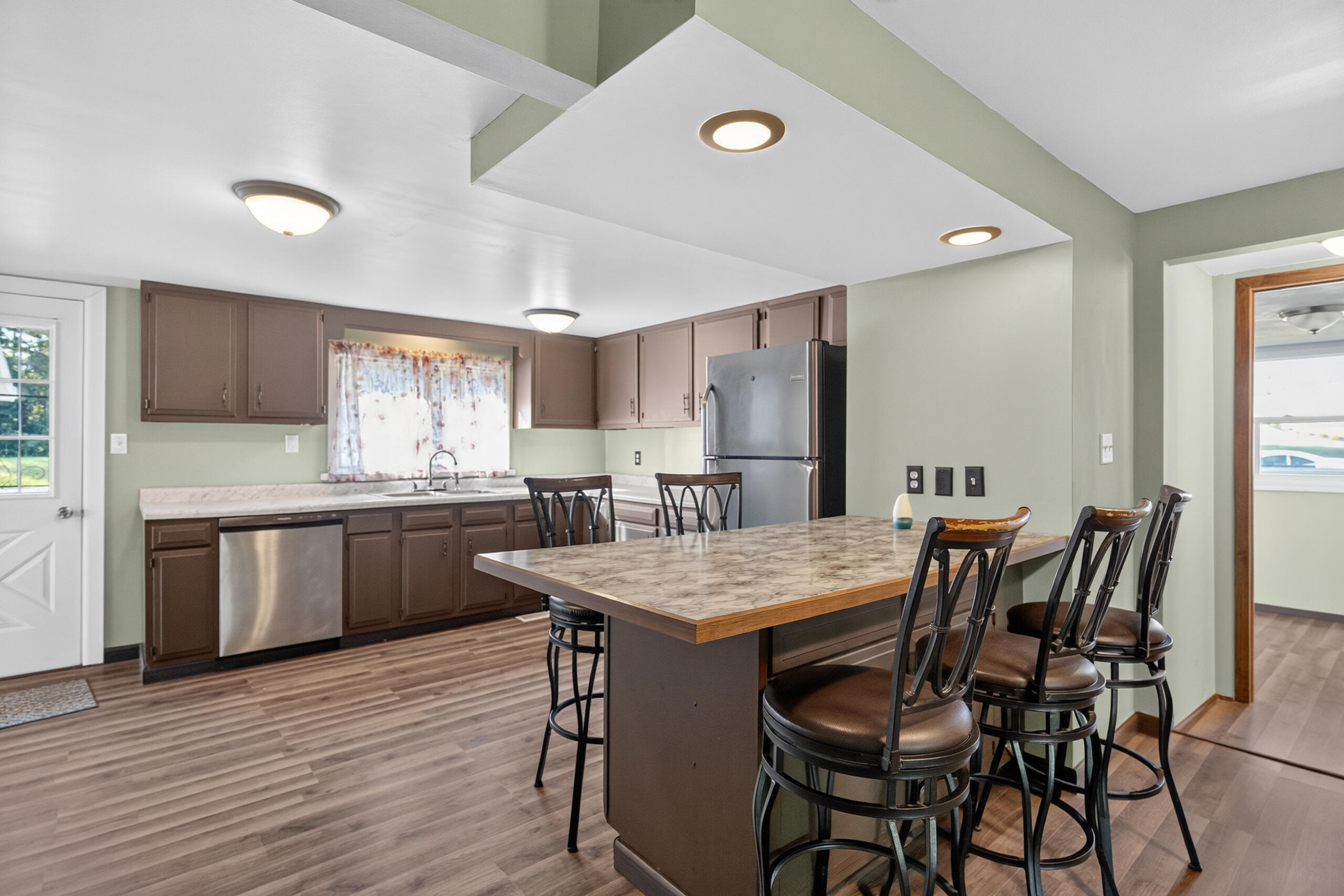 463 Towpath Trail Property Photo 8