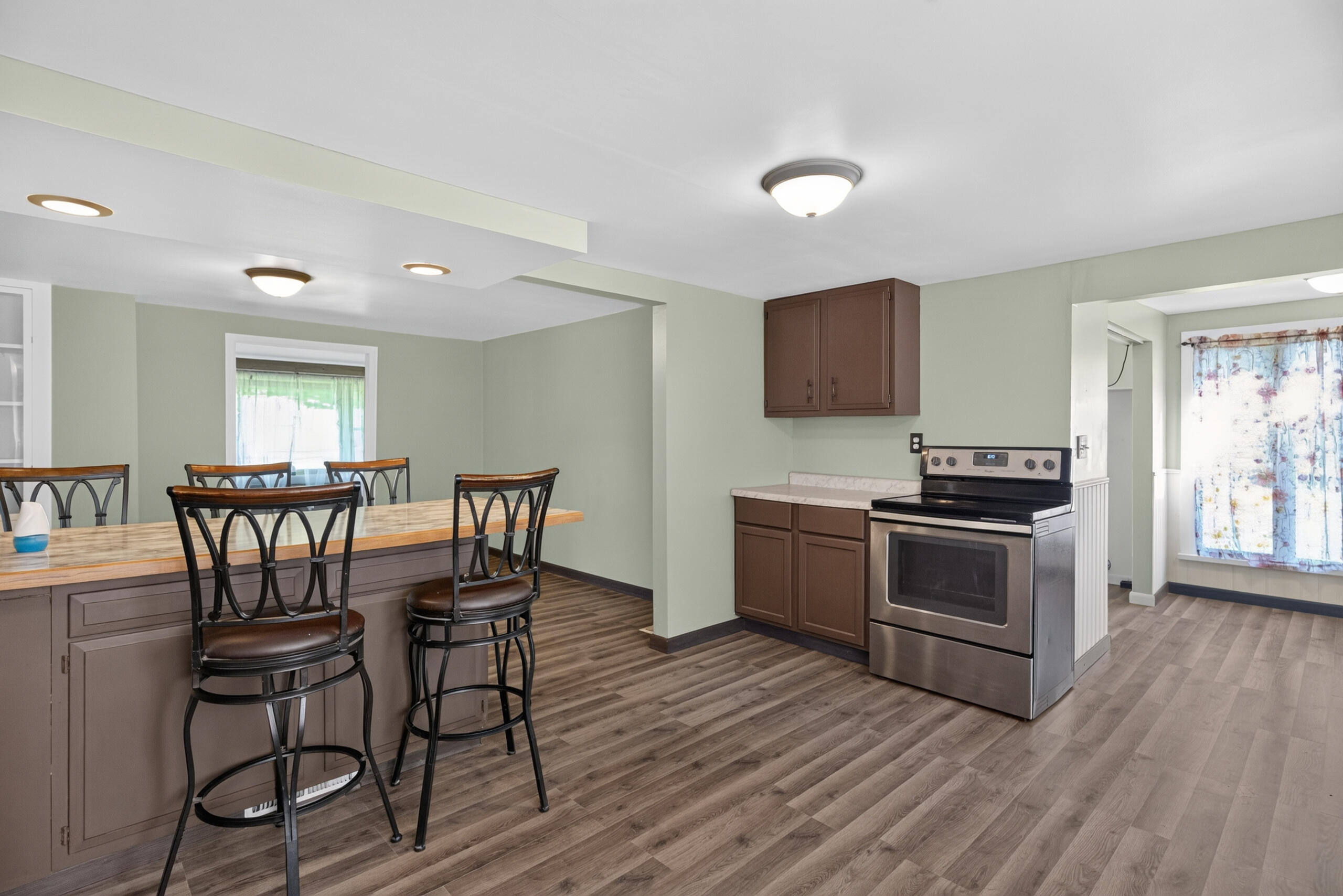 463 Towpath Trail Property Photo 9