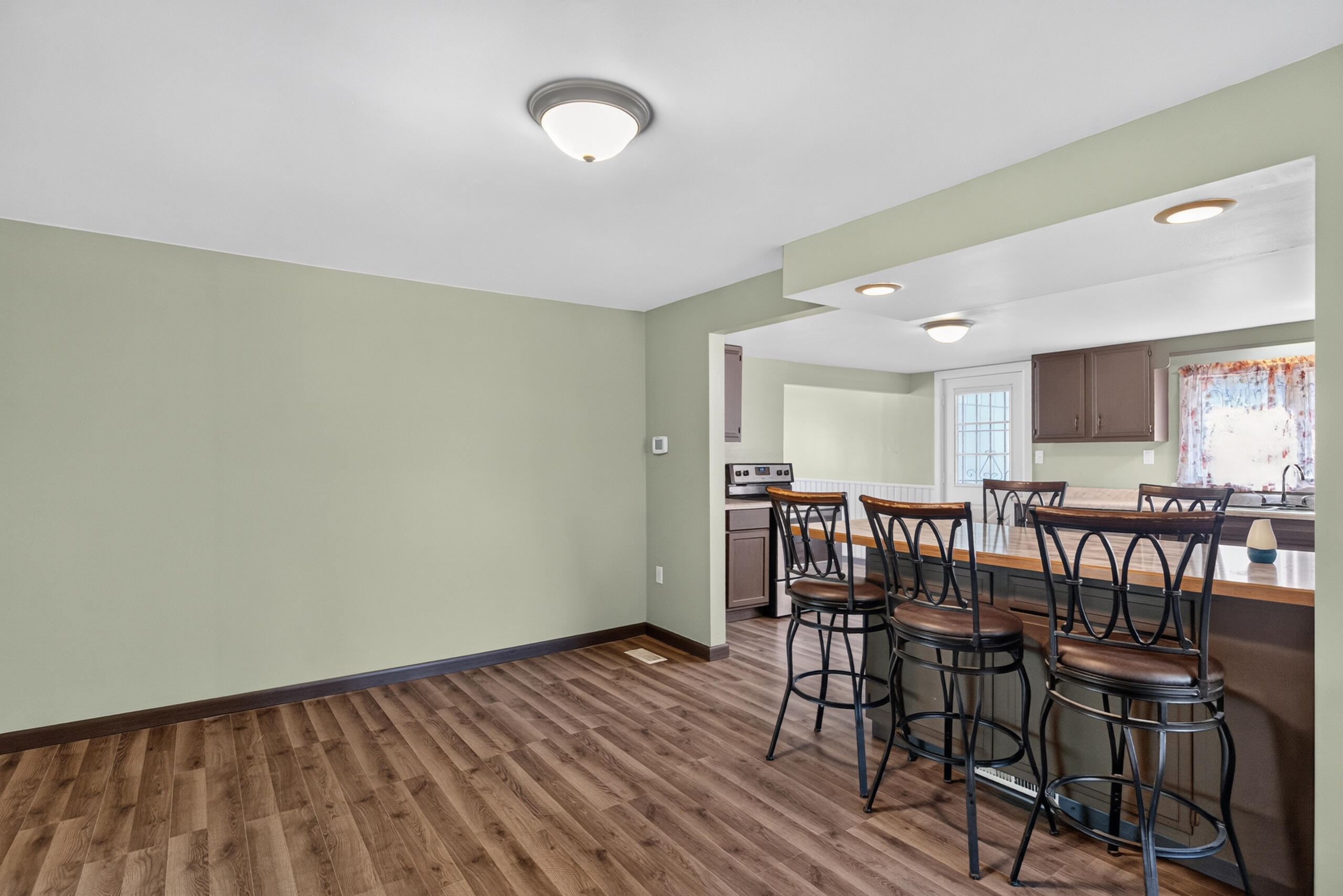 463 Towpath Trail Property Photo 10