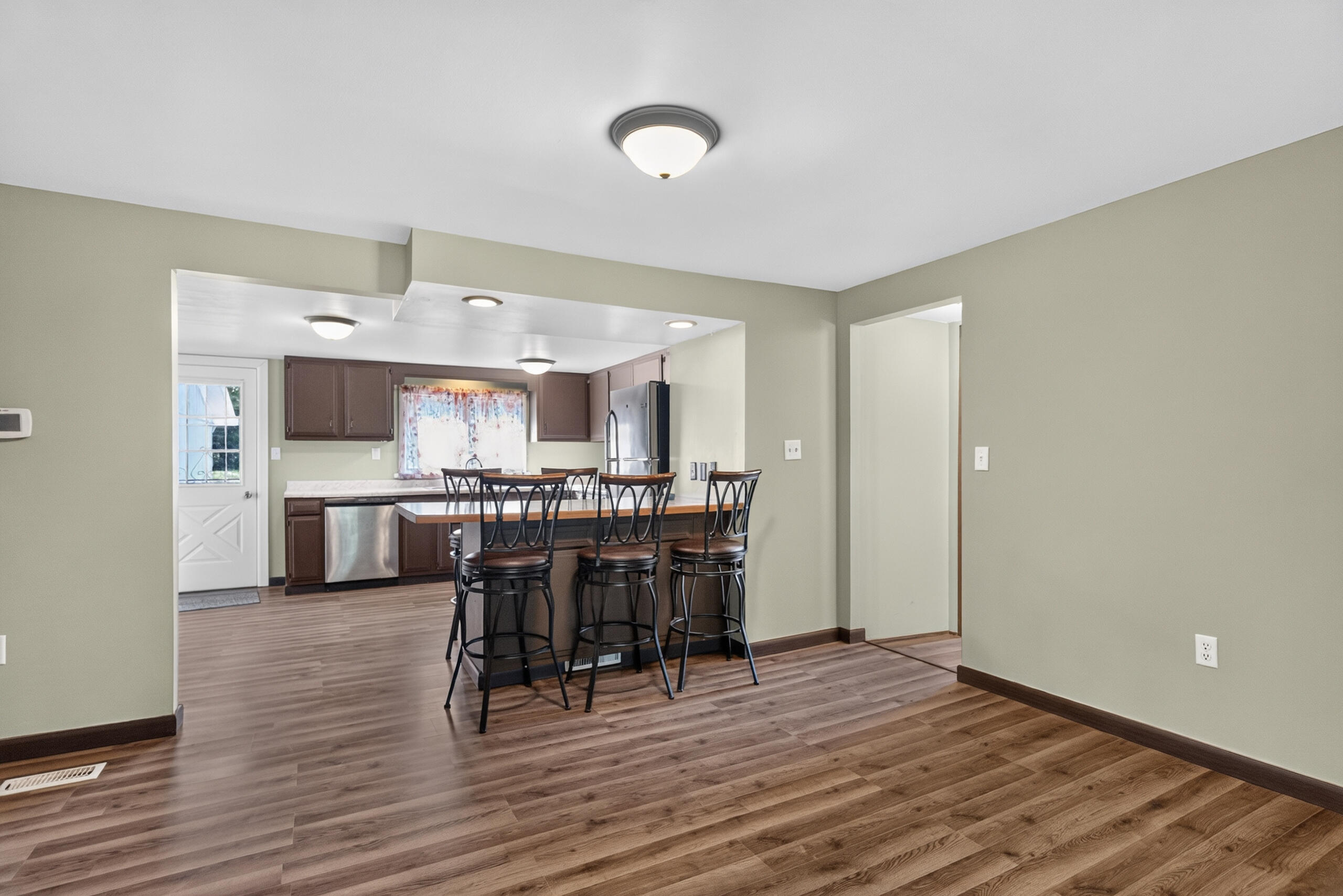 463 Towpath Trail Property Photo 11