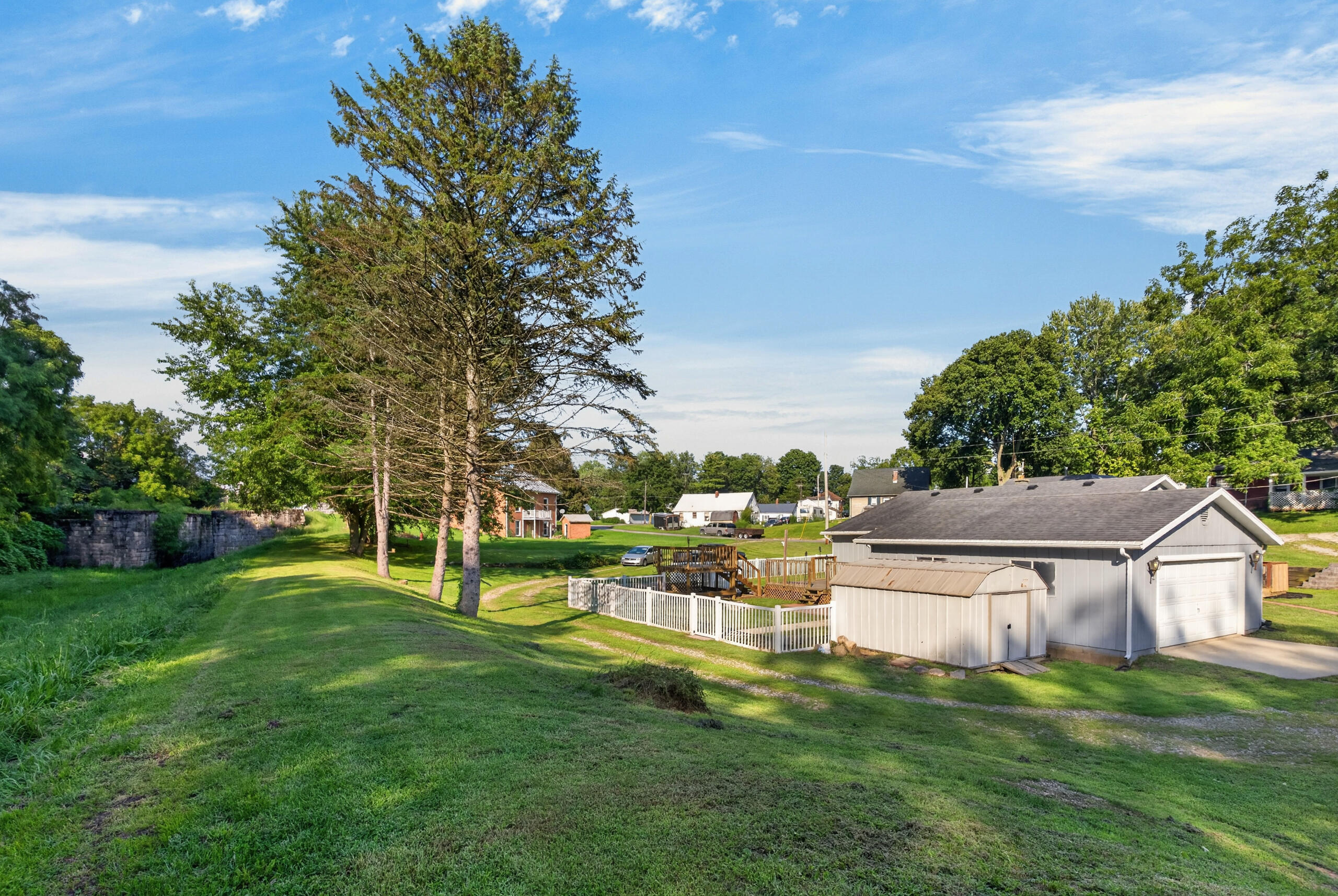 463 Towpath Trail Property Photo 29