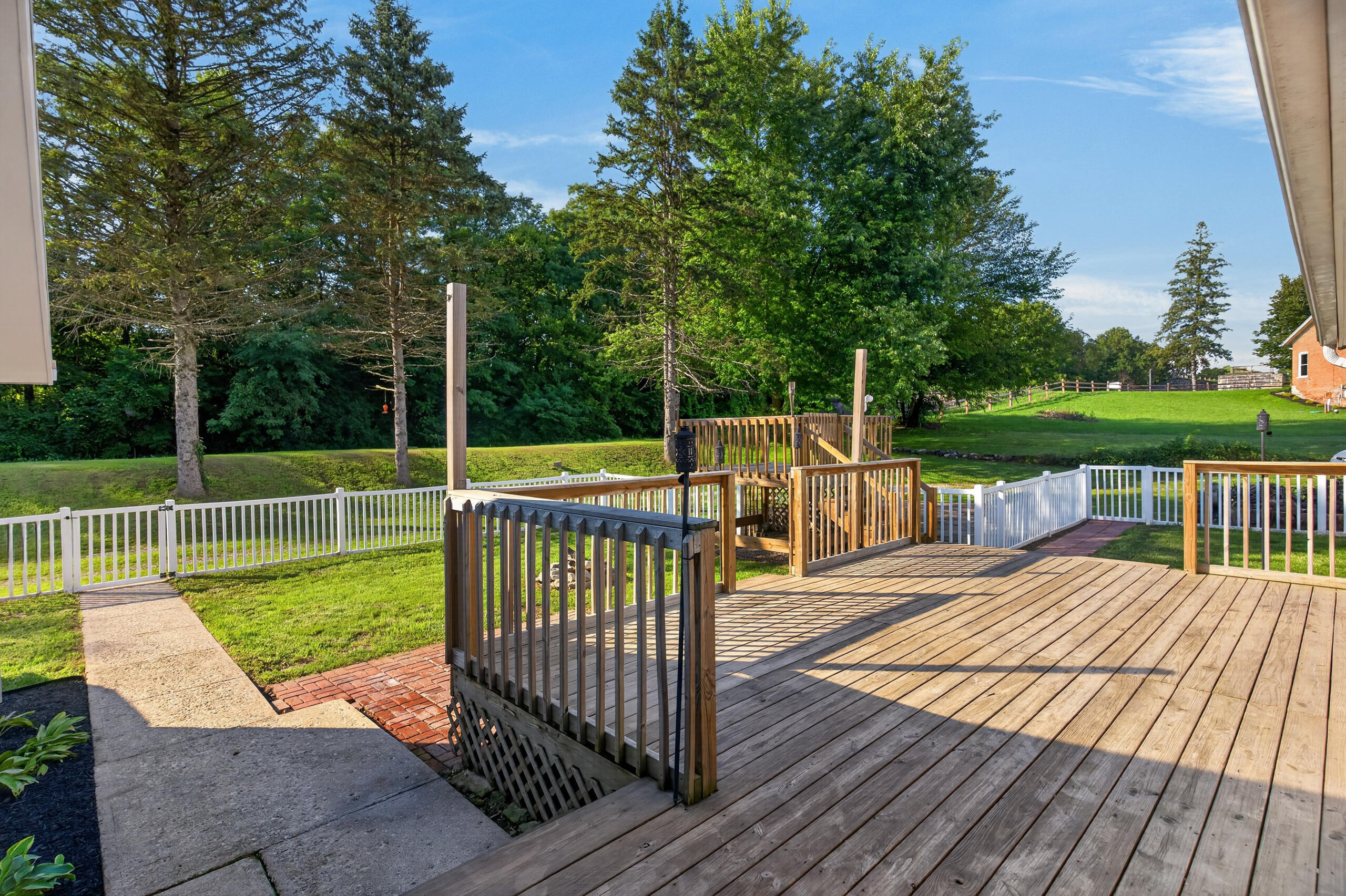 463 Towpath Trail Property Photo 32