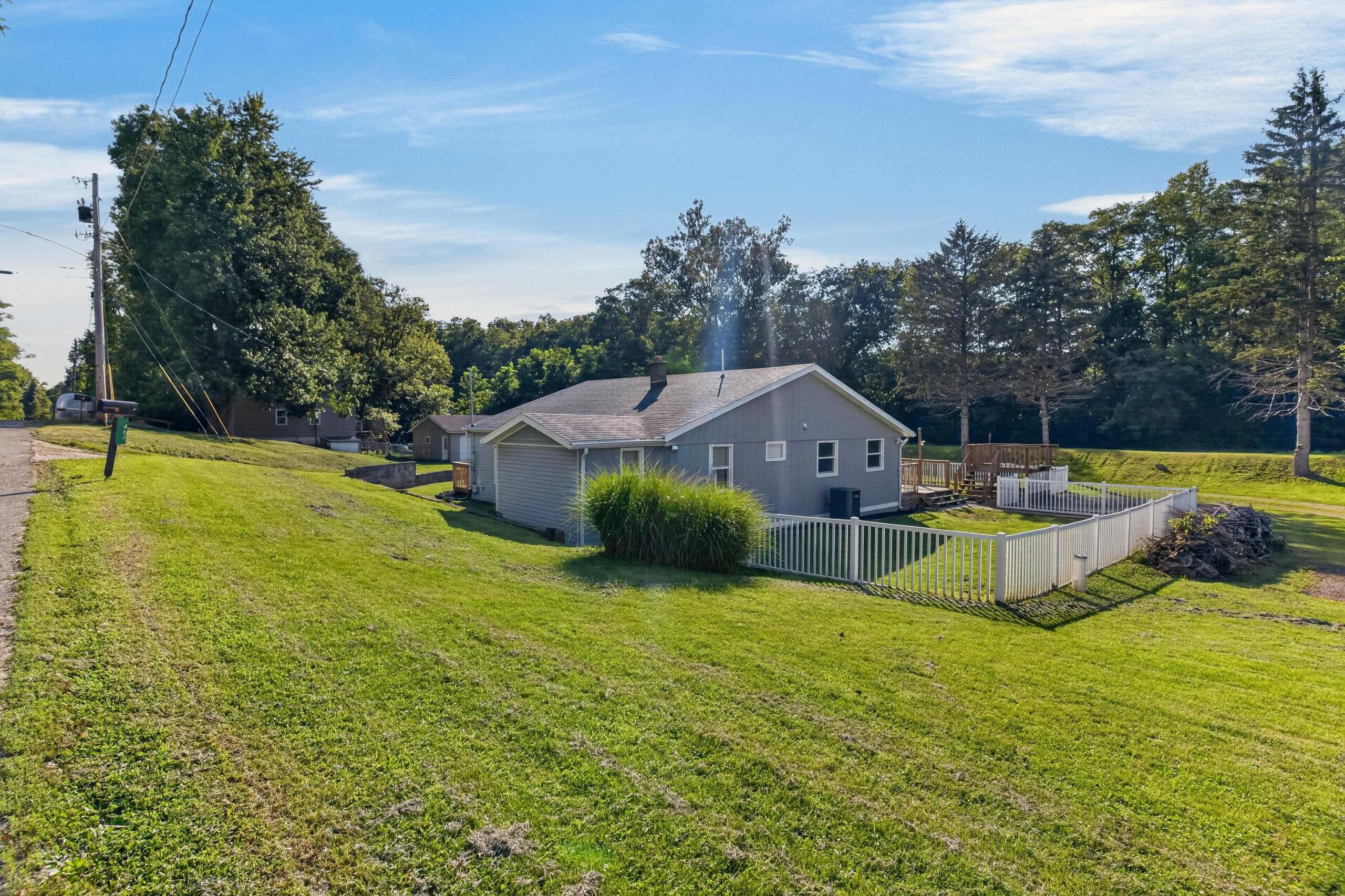 463 Towpath Trail Property Photo 33