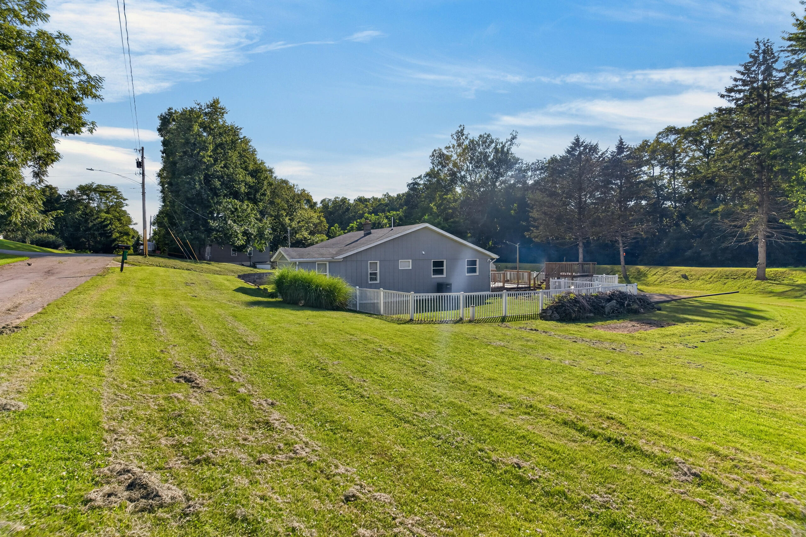463 Towpath Trail Property Photo 34