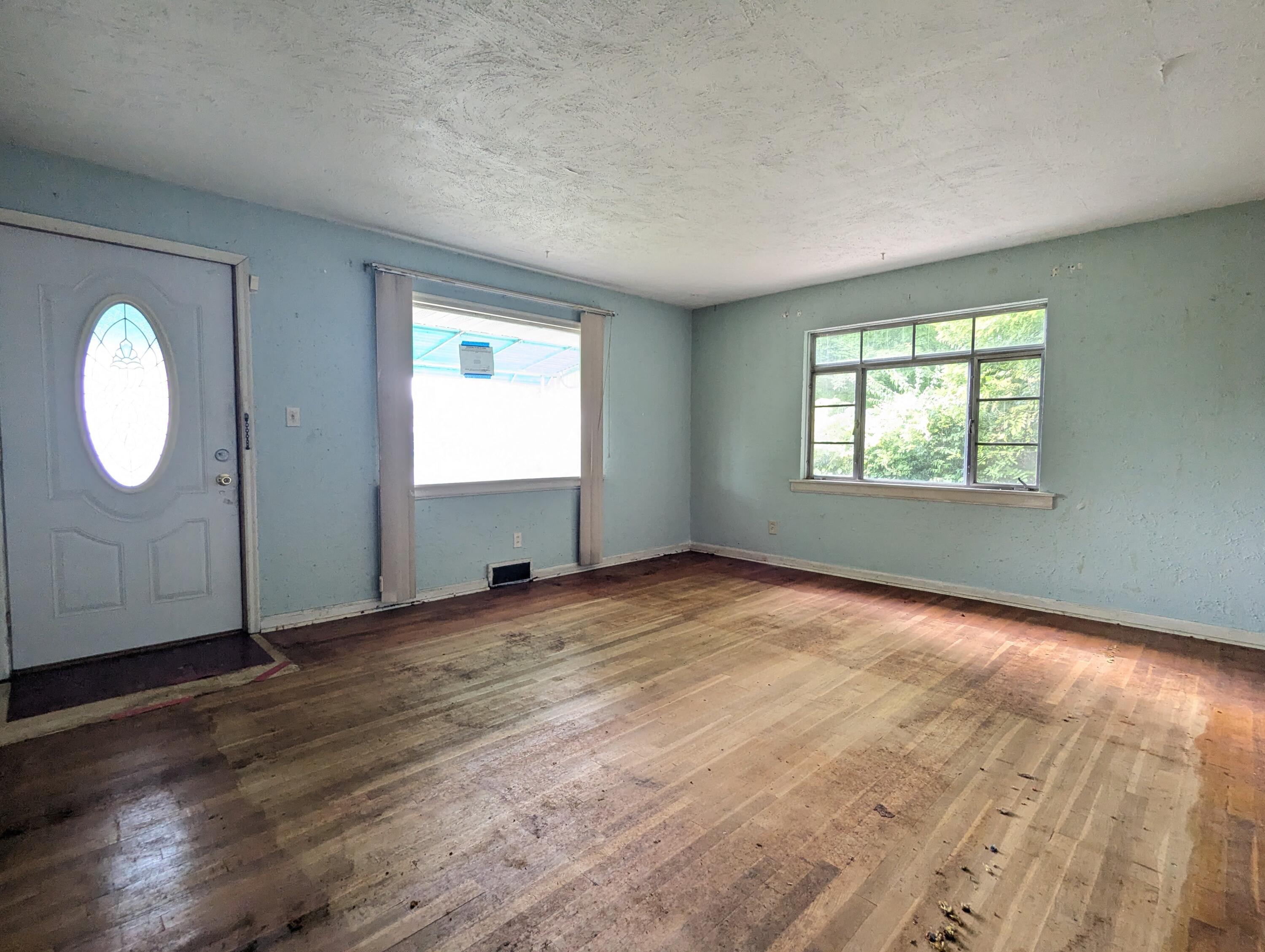 236 W Singer Street Property Photo 2