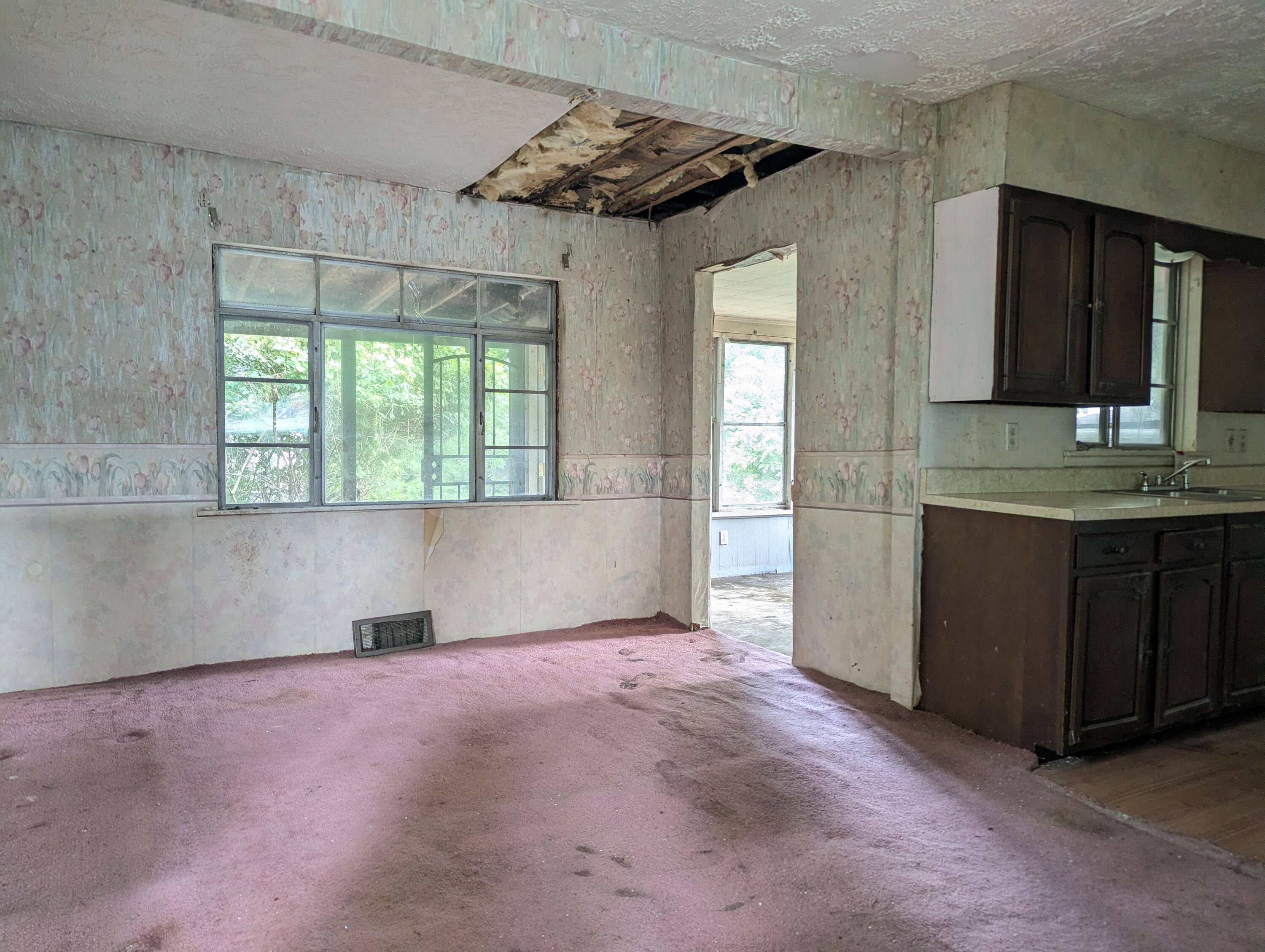 236 W Singer Street Property Photo 4