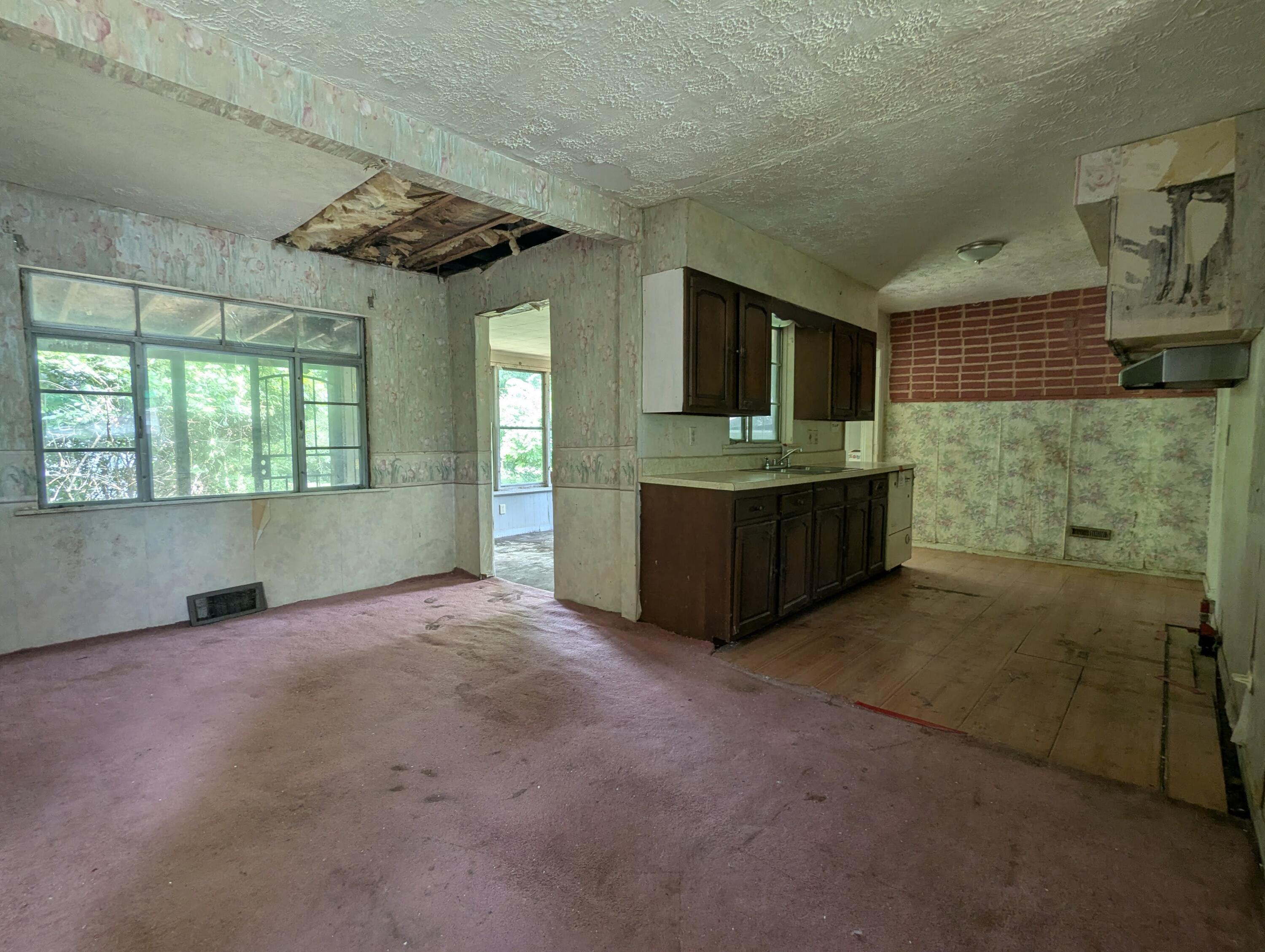 236 W Singer Street Property Photo 5