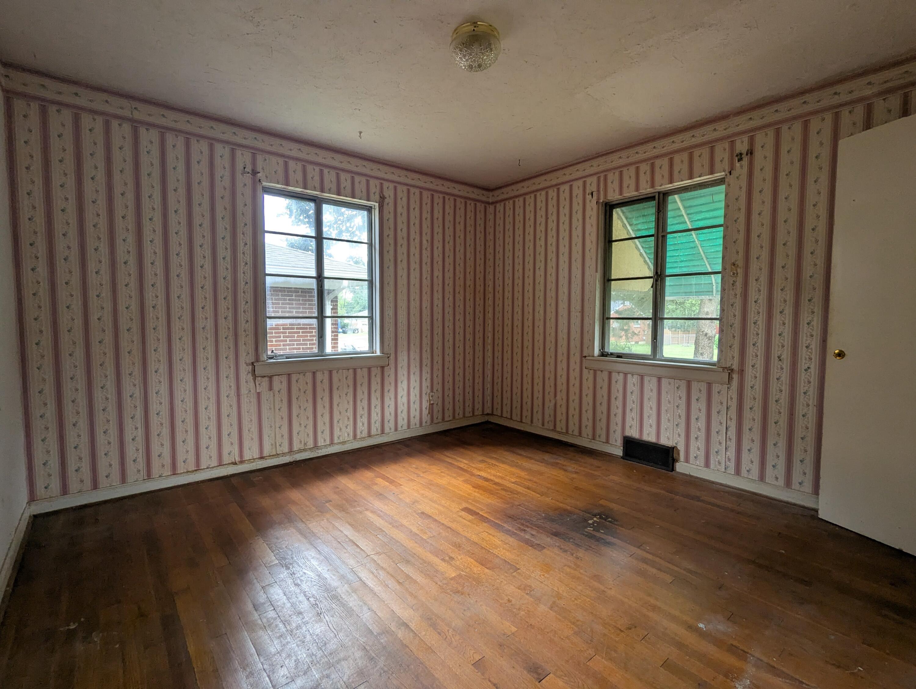 236 W Singer Street Property Photo 7