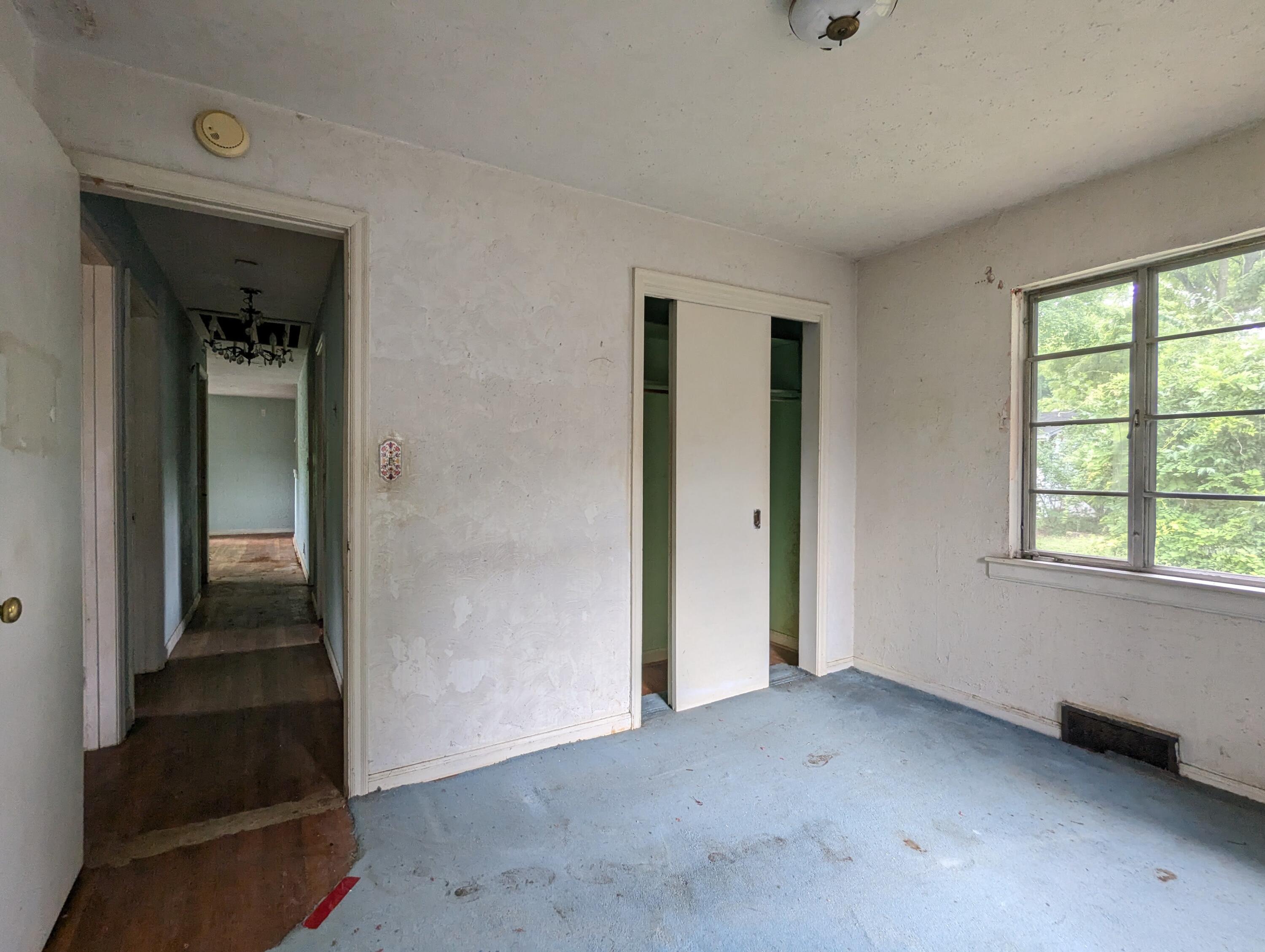 236 W Singer Street Property Photo 10