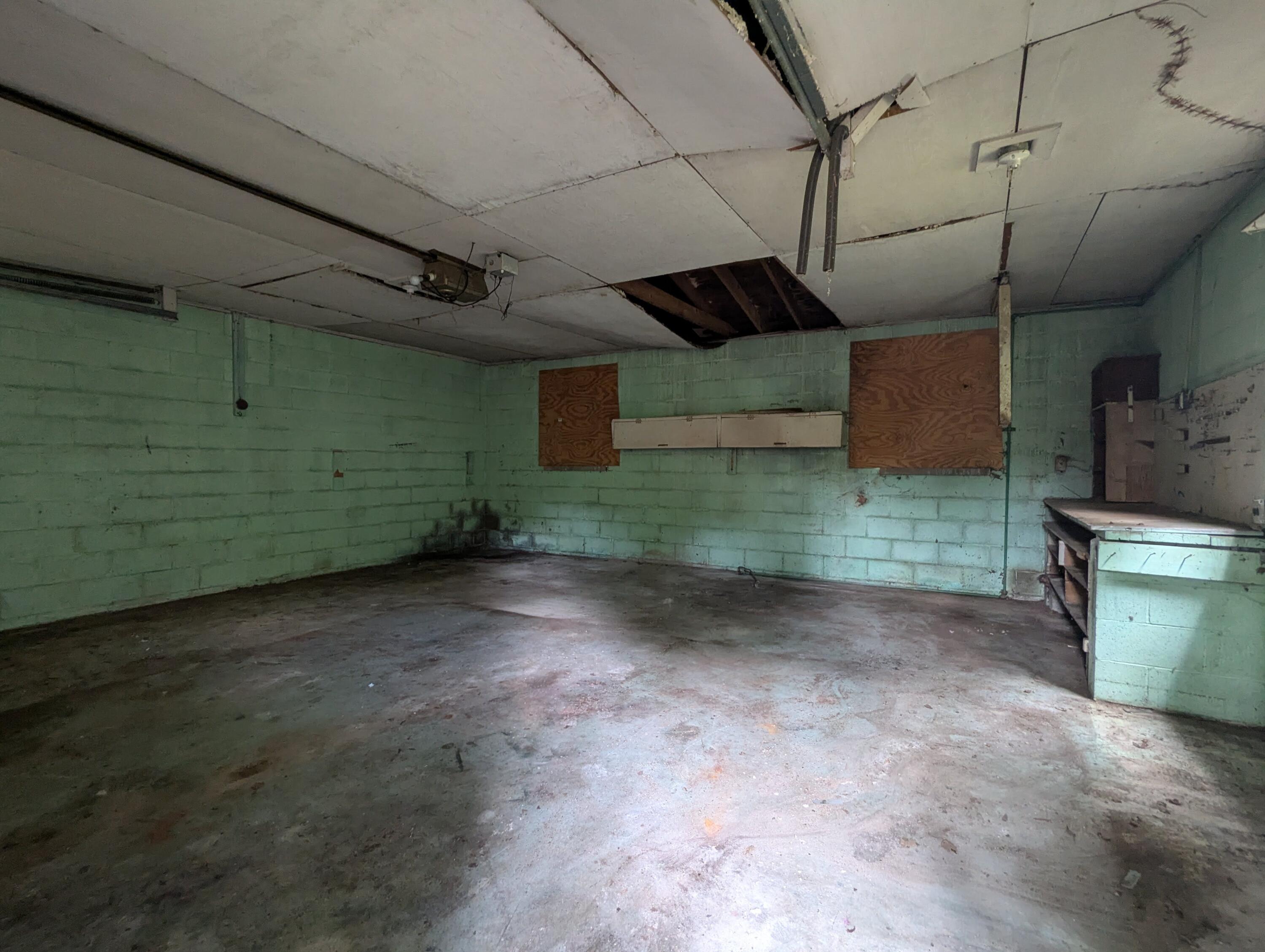236 W Singer Street Property Photo 18