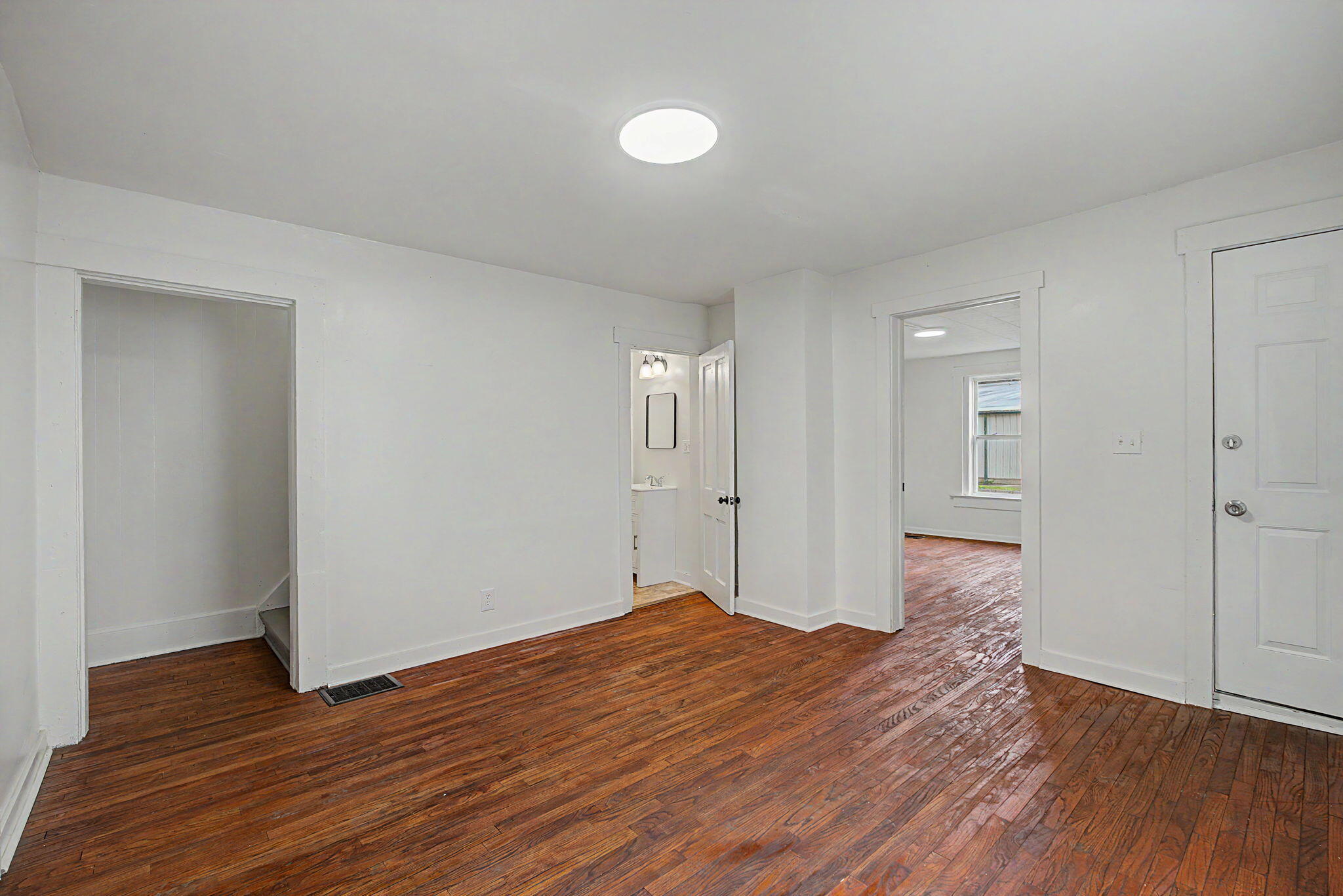 863 Sherman Avenue Property Photo 8