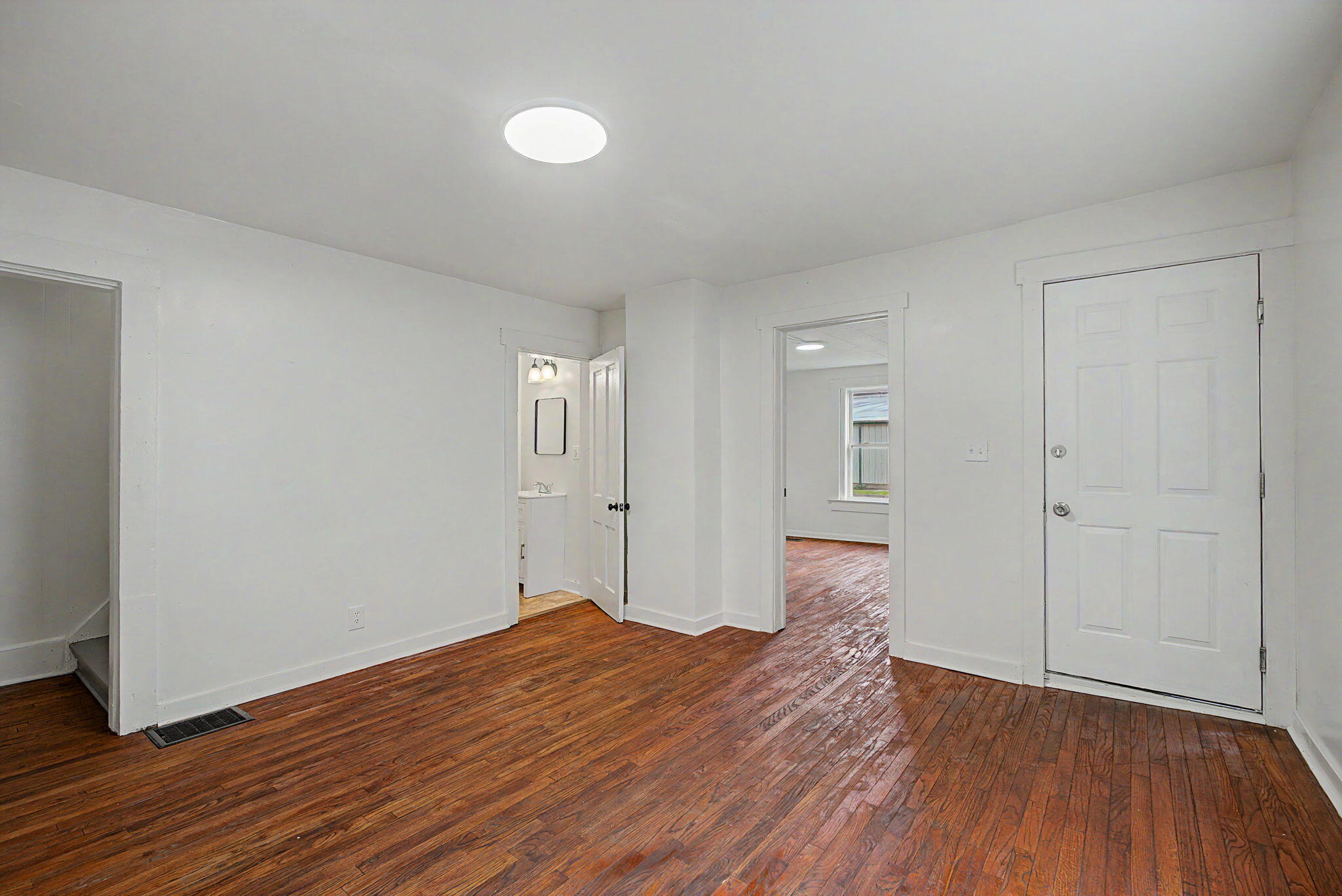 863 Sherman Avenue Property Photo 9