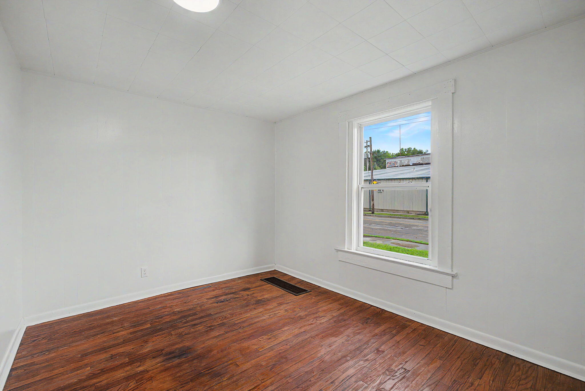 863 Sherman Avenue Property Photo 12