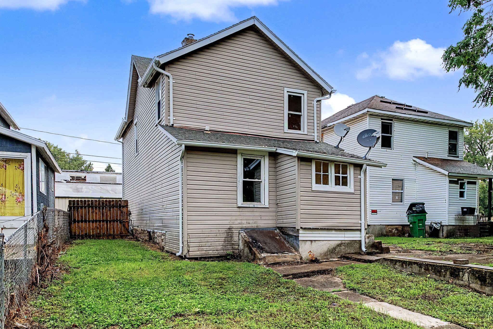863 Sherman Avenue Property Photo 39