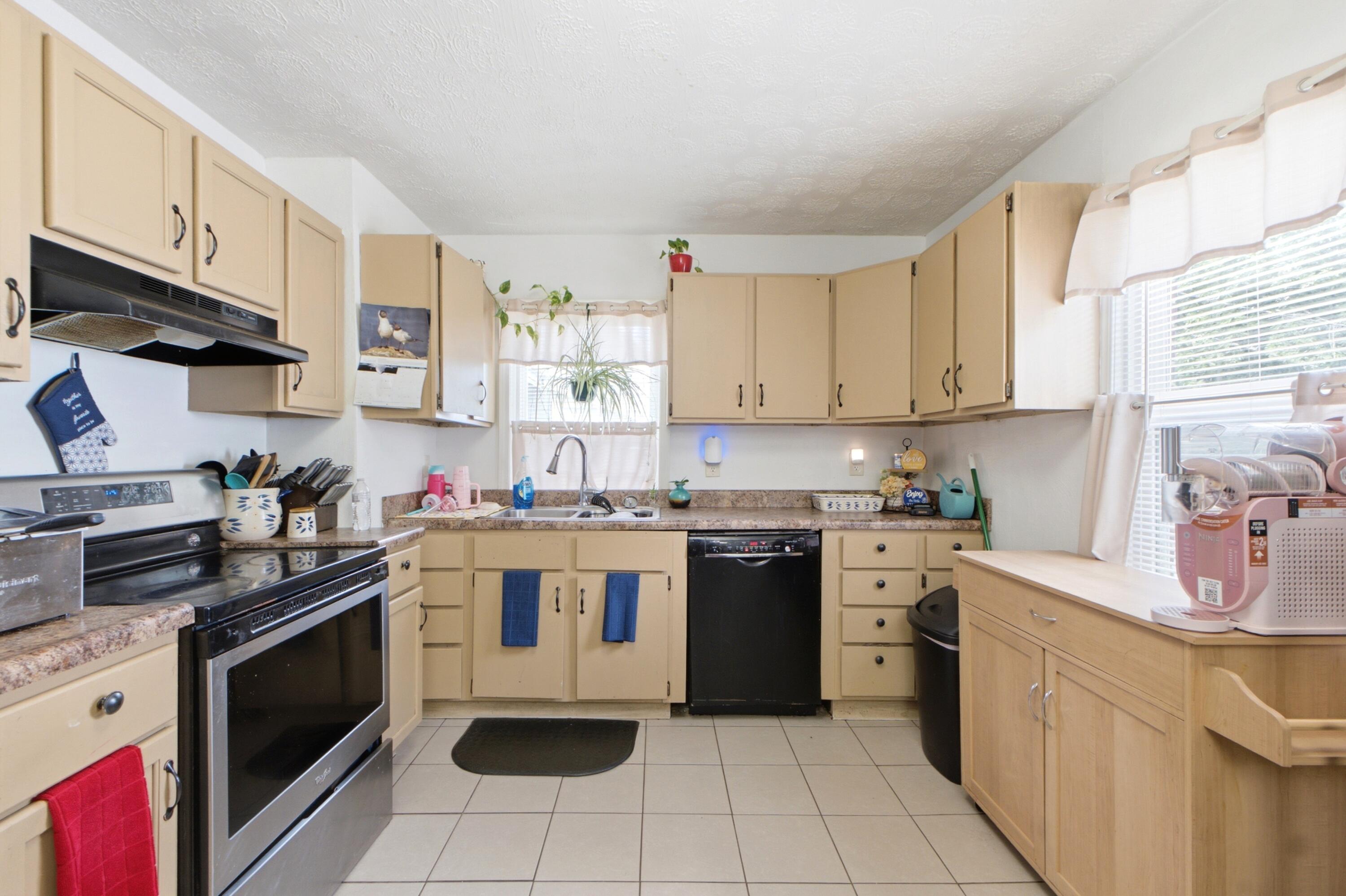 4933 Lindbergh Boulevard Property Photo 4