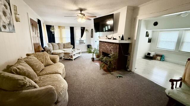 618 Walker Street Property Photo 7