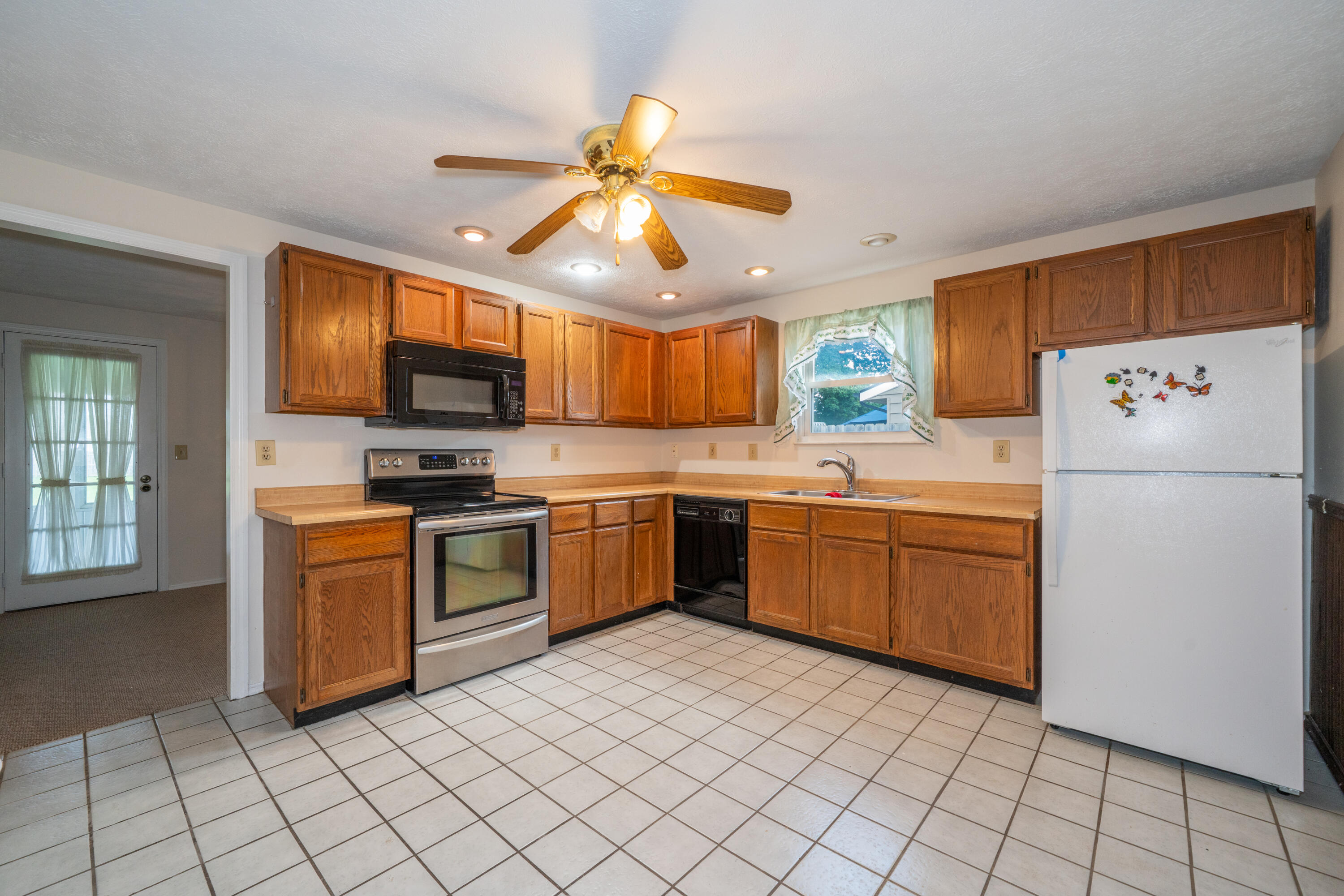 5829 Waynegate Road Property Photo 10
