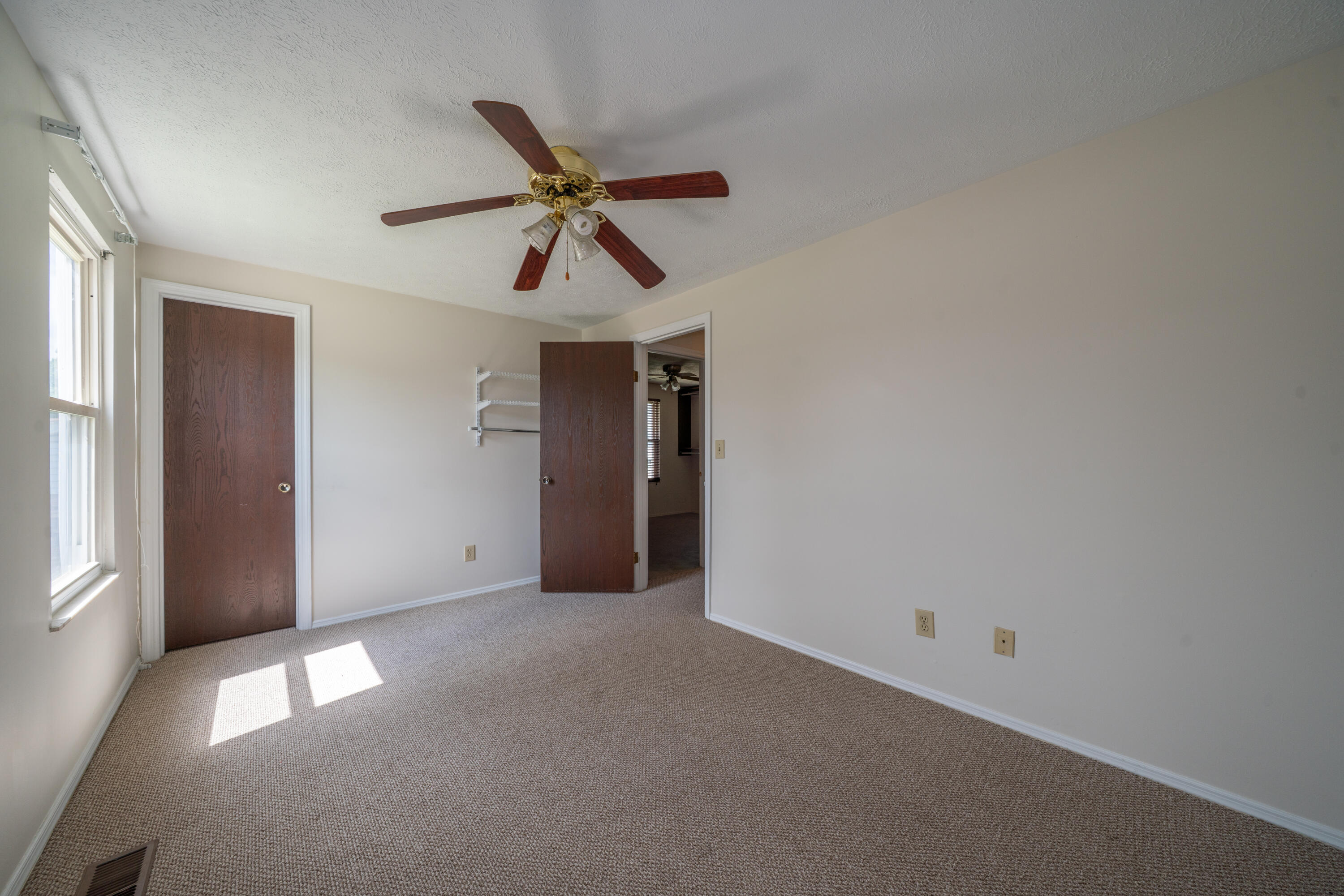 5829 Waynegate Road Property Photo 14
