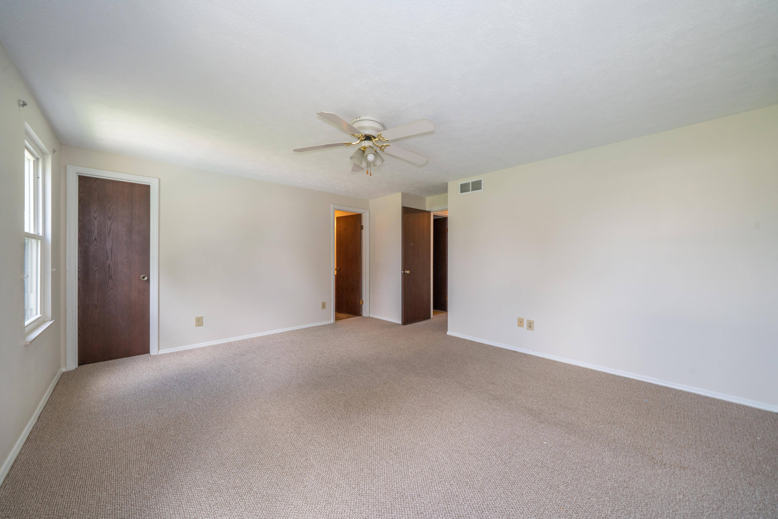5829 Waynegate Road Property Photo 19