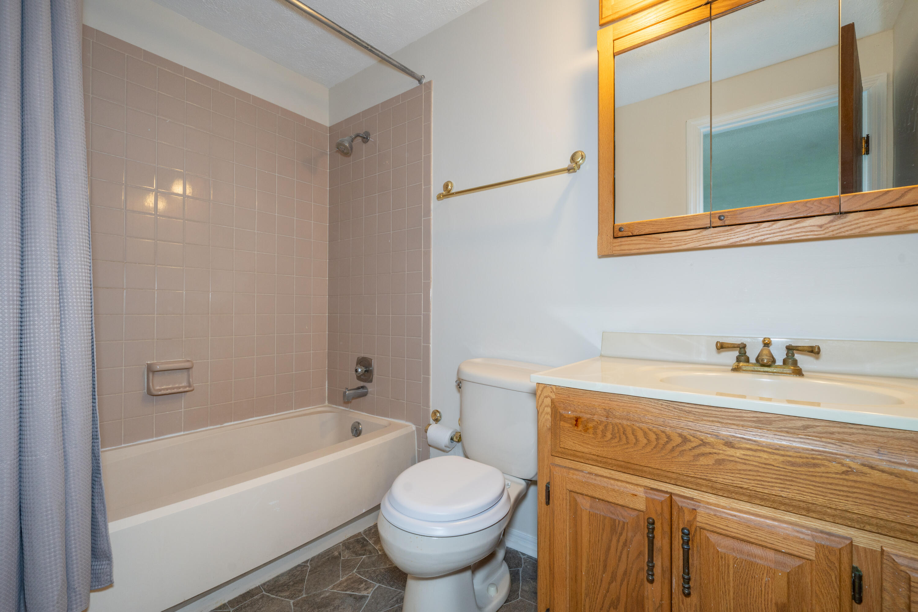 5829 Waynegate Road Property Photo 20