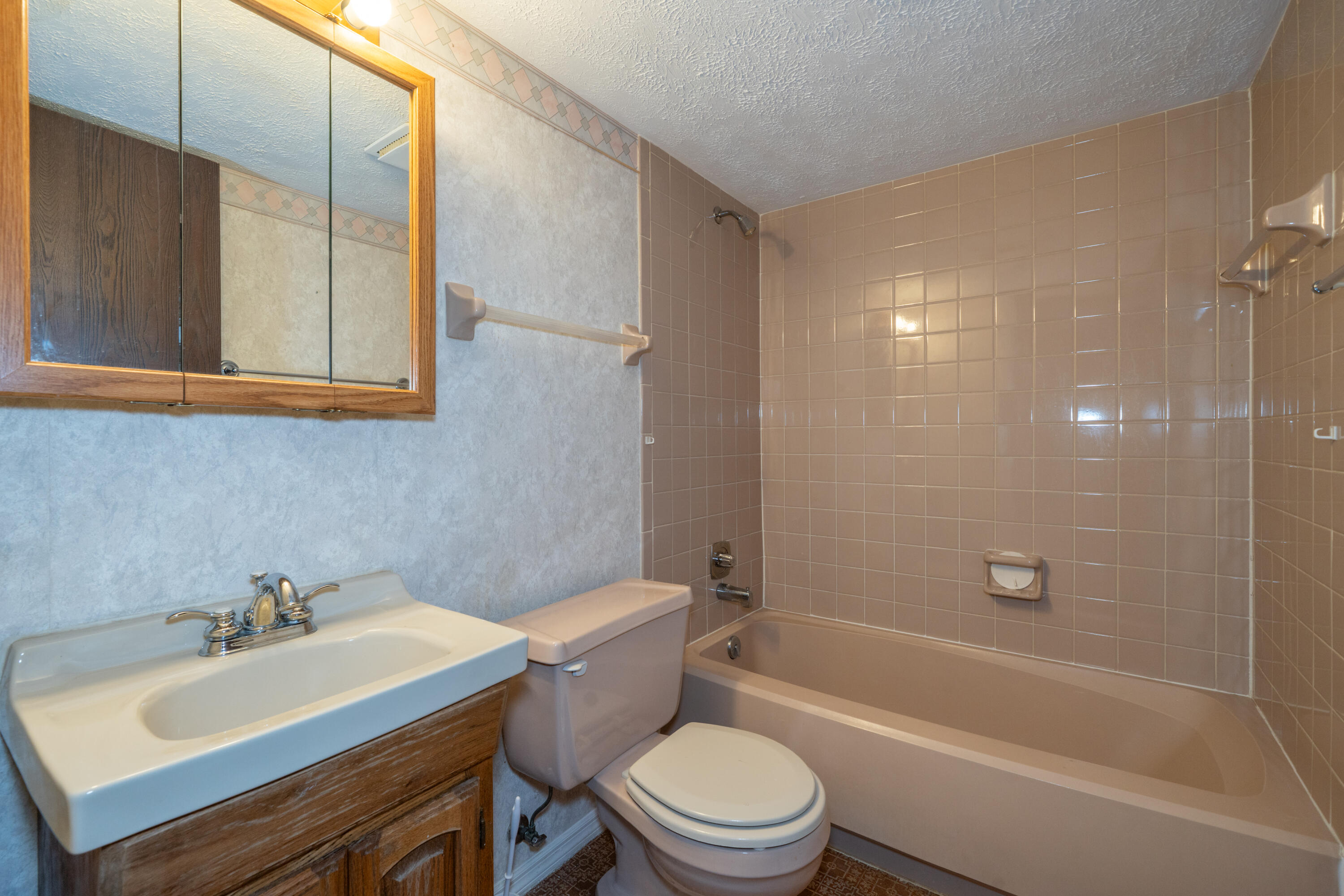 5829 Waynegate Road Property Photo 31