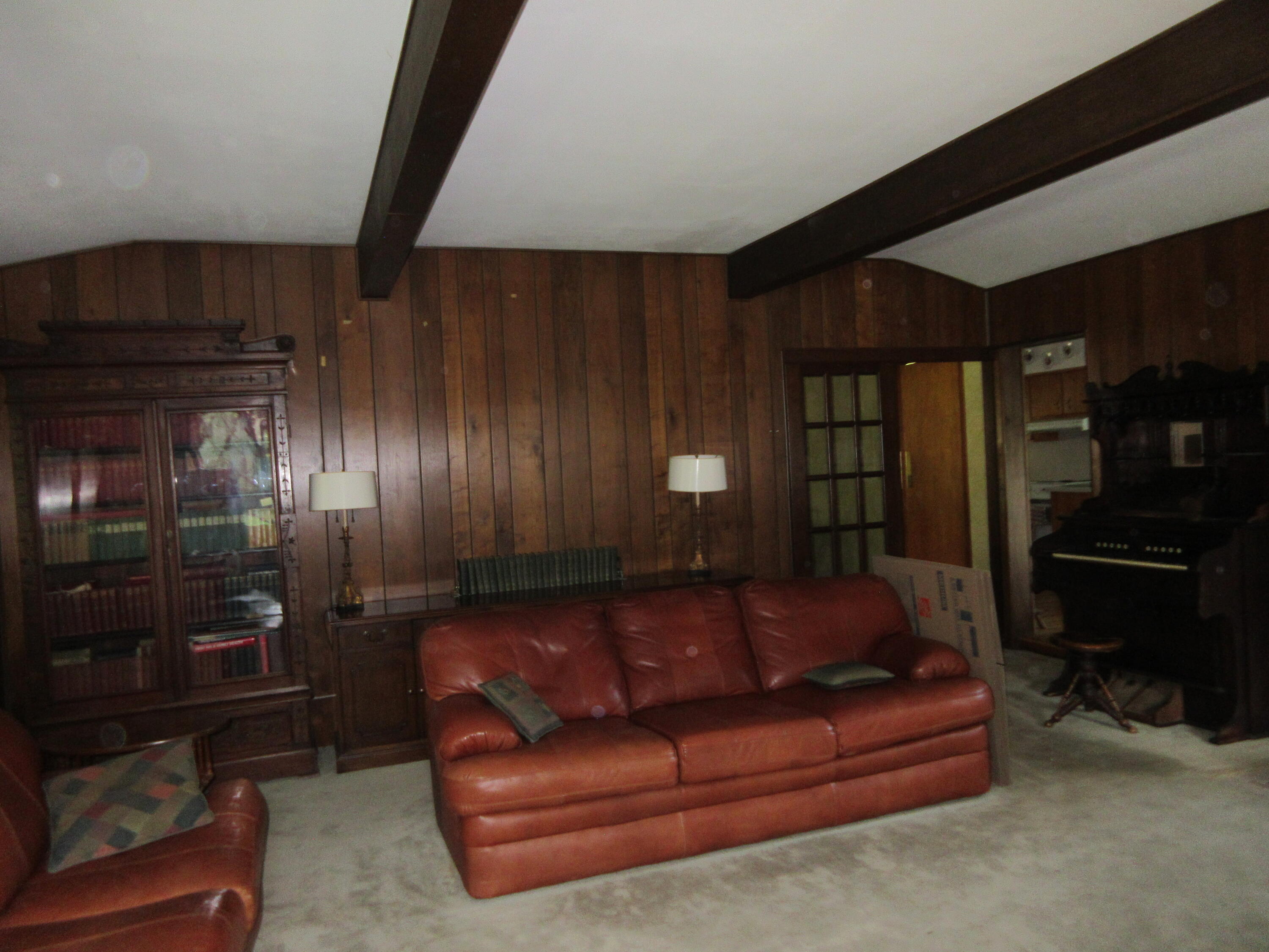 827 Hickory Lane Property Photo 4