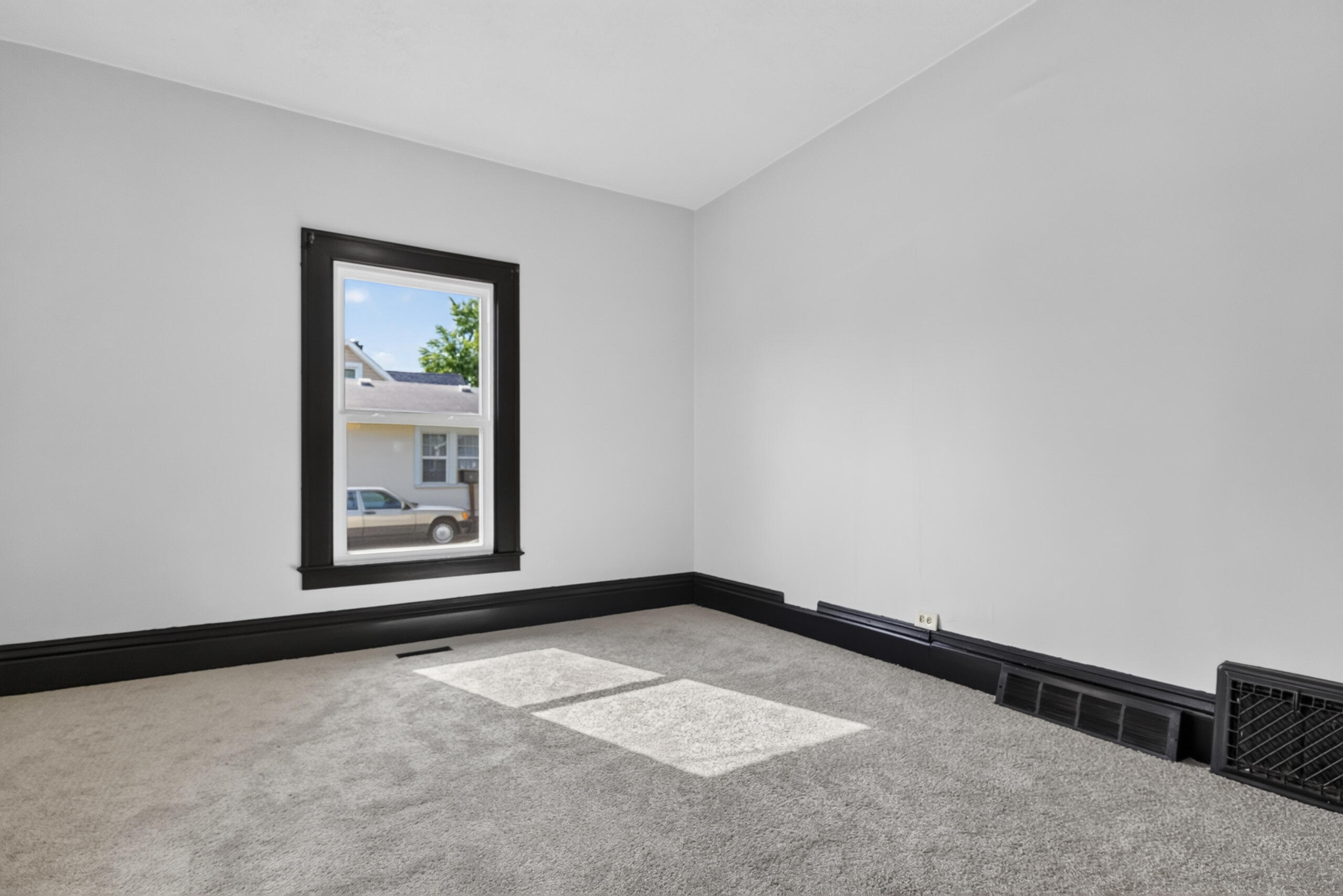 500 South Street Property Photo 7