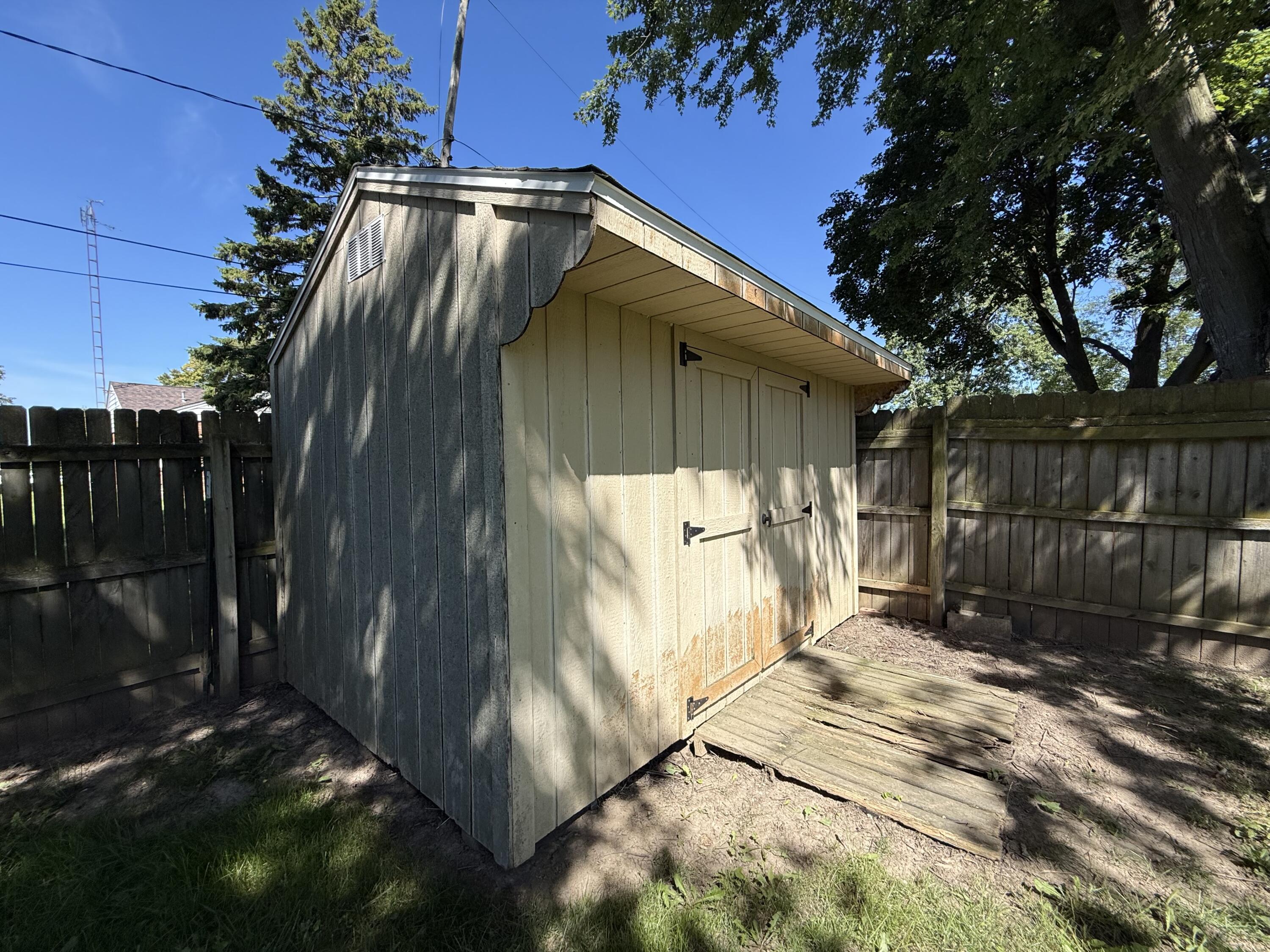 933 Echo Street Property Photo 16
