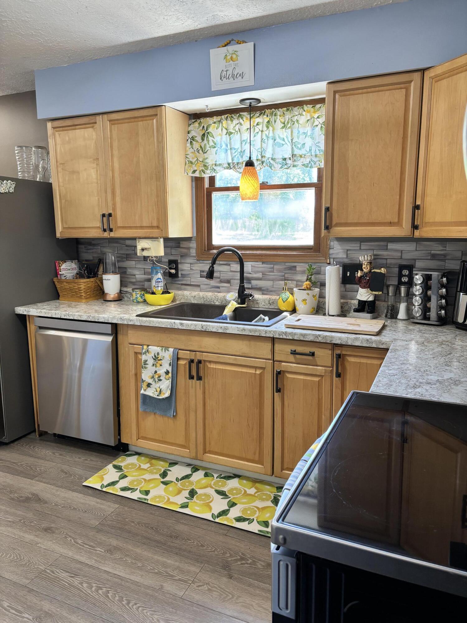 5493 Beard Road Property Photo 15