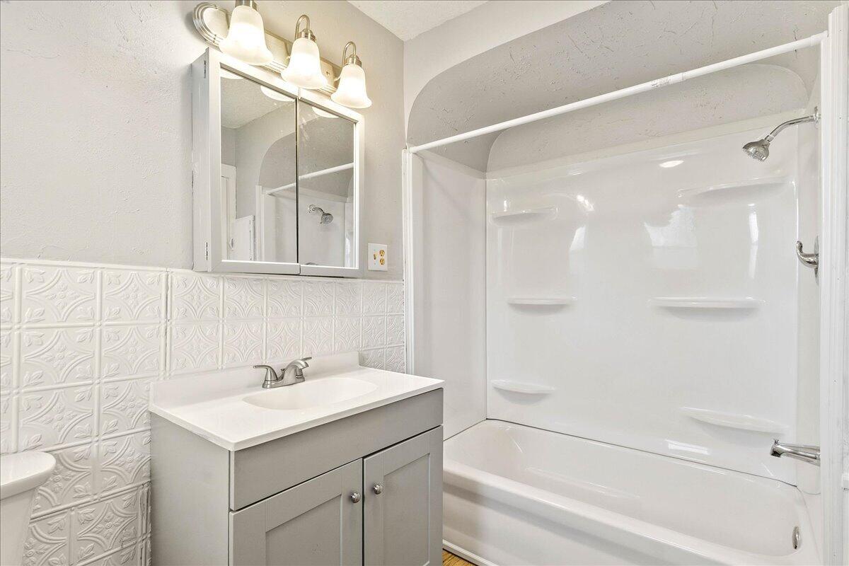 108 N Boggs Street Property Photo 21