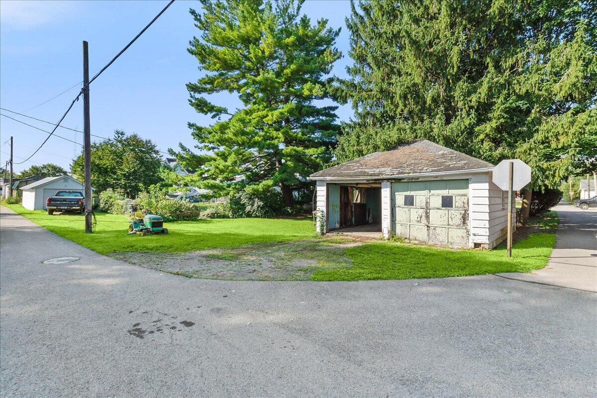 108 N Boggs Street Property Photo 33