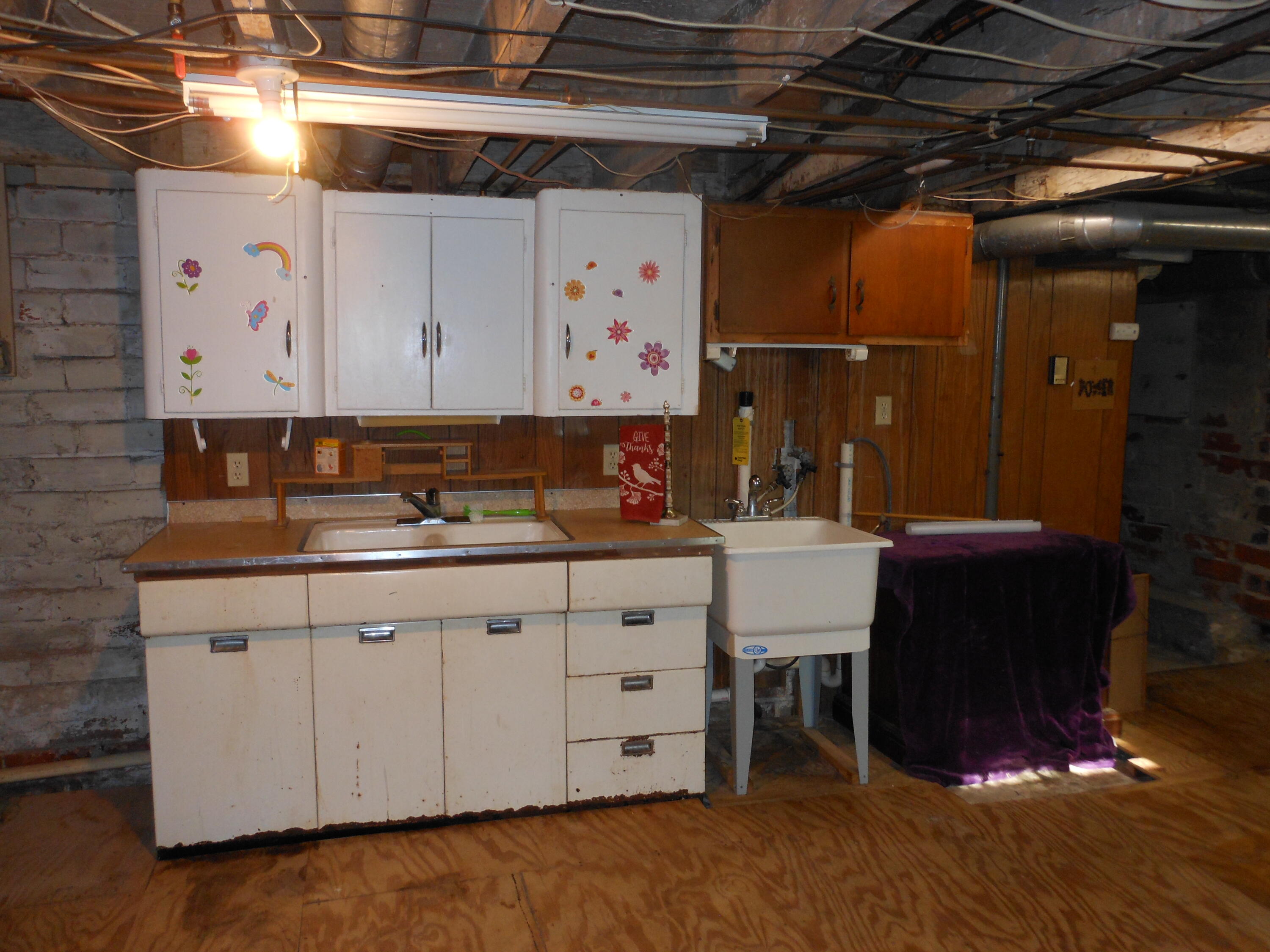 253 E Ward Street Property Photo 78