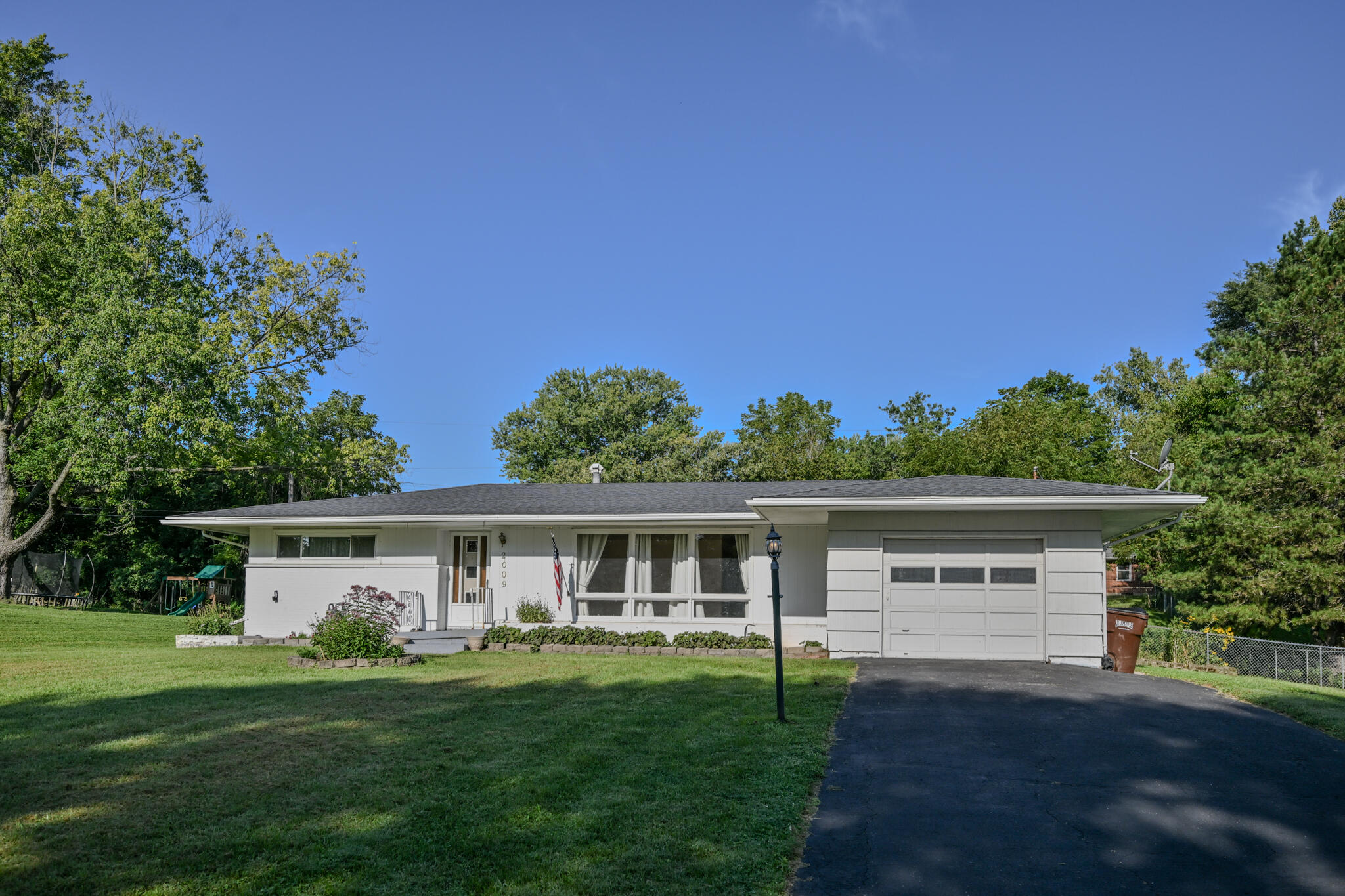 2009 E Mile Road Property Photo 1
