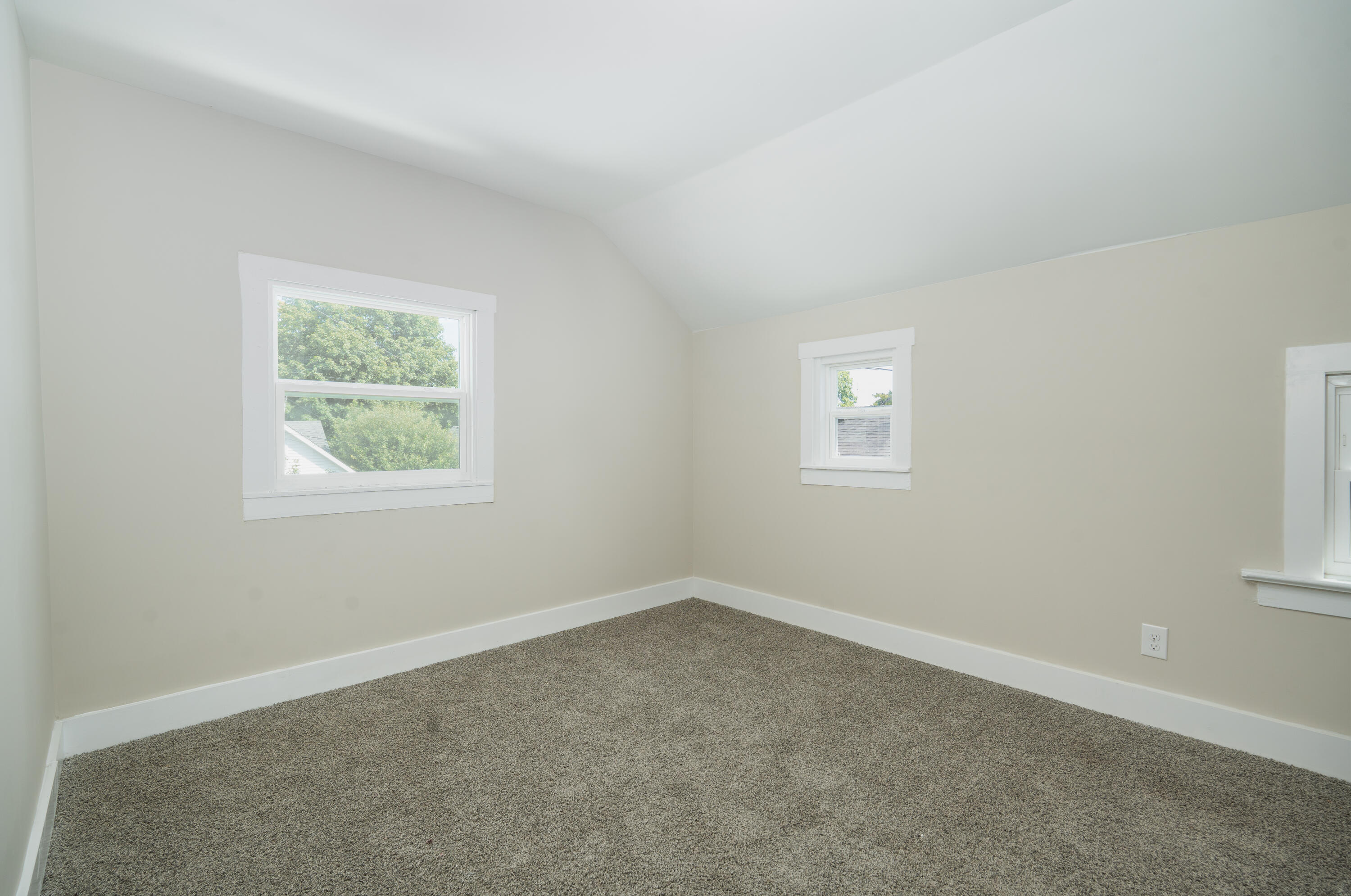 328 S Walnut Avenue Property Photo 11