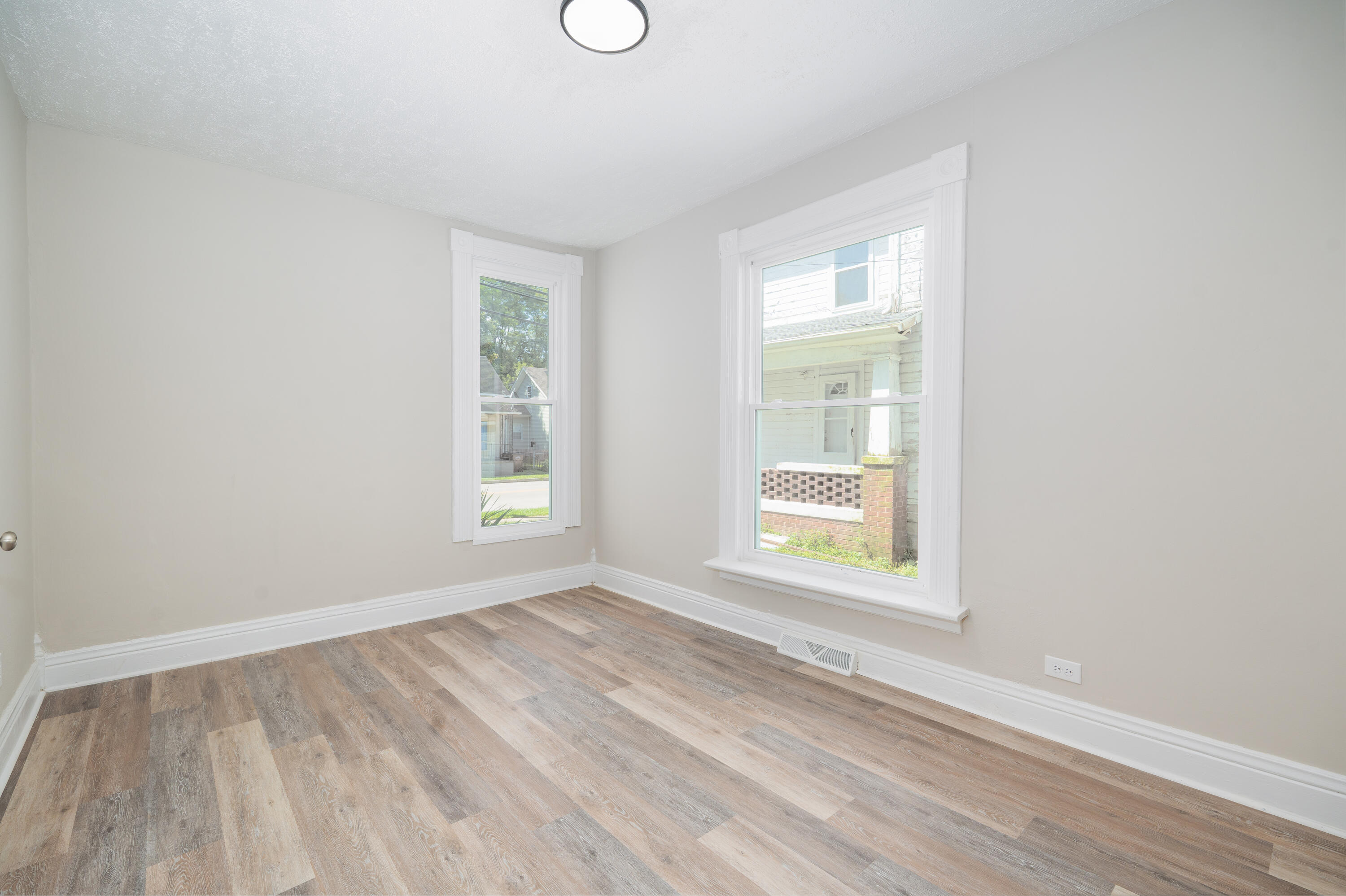 328 S Walnut Avenue Property Photo 12
