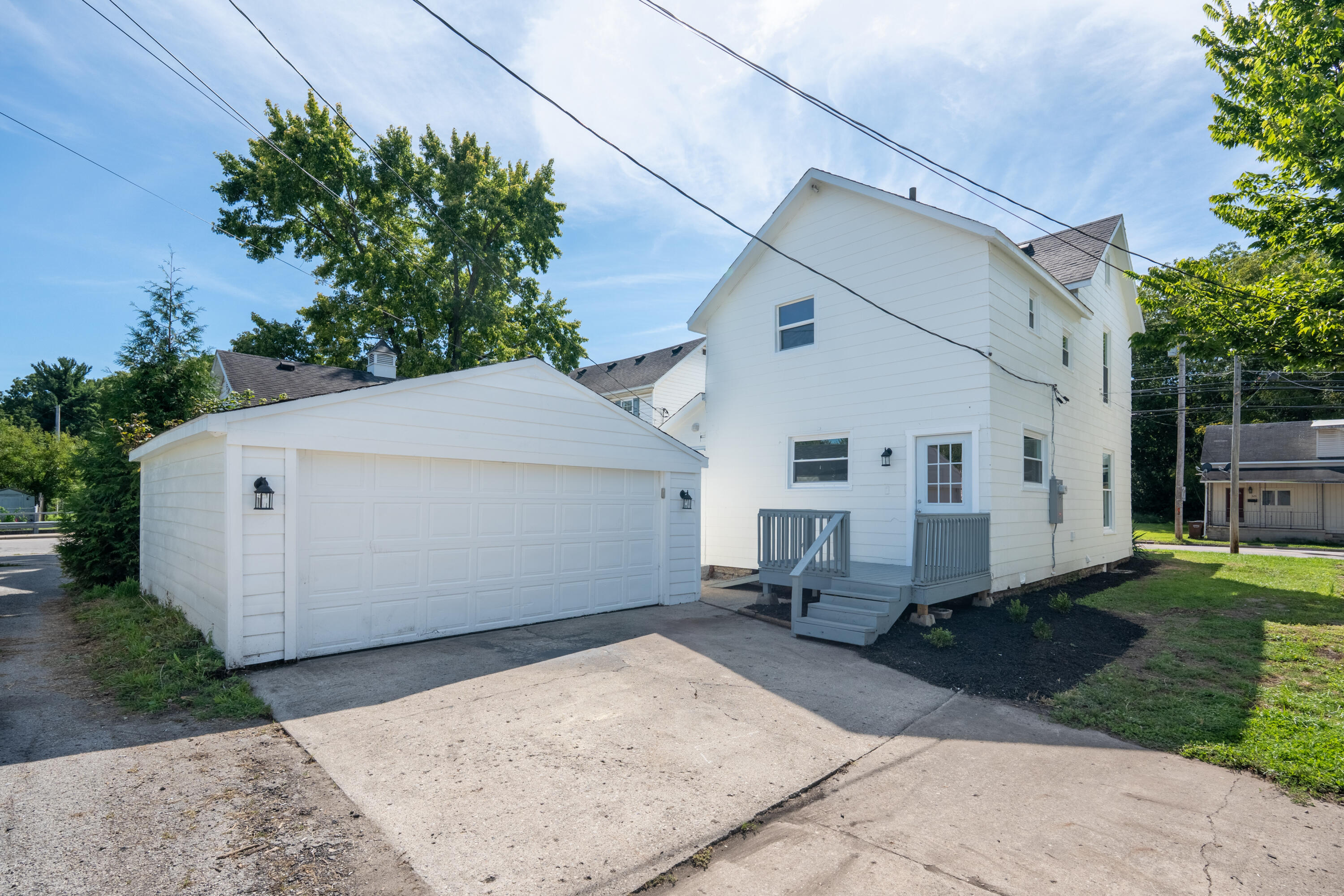 328 S Walnut Avenue Property Photo 19
