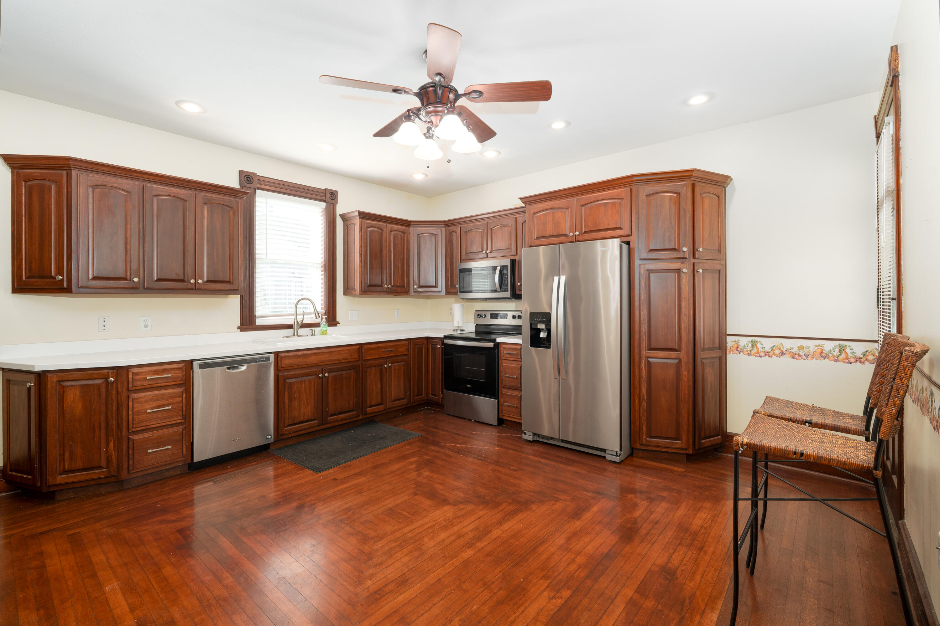409 S Ohio Avenue Property Photo 6