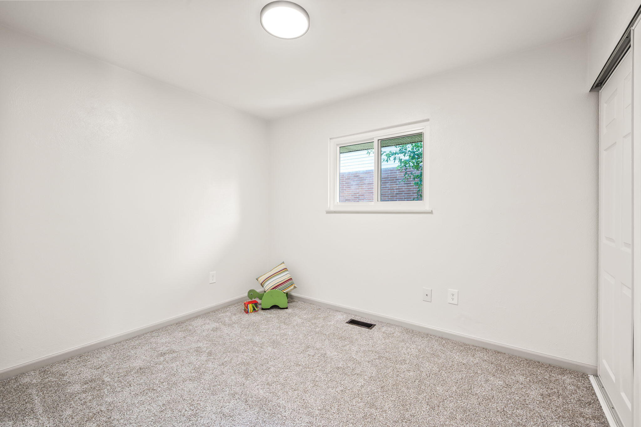 4095 Raymond Drive Property Photo 22