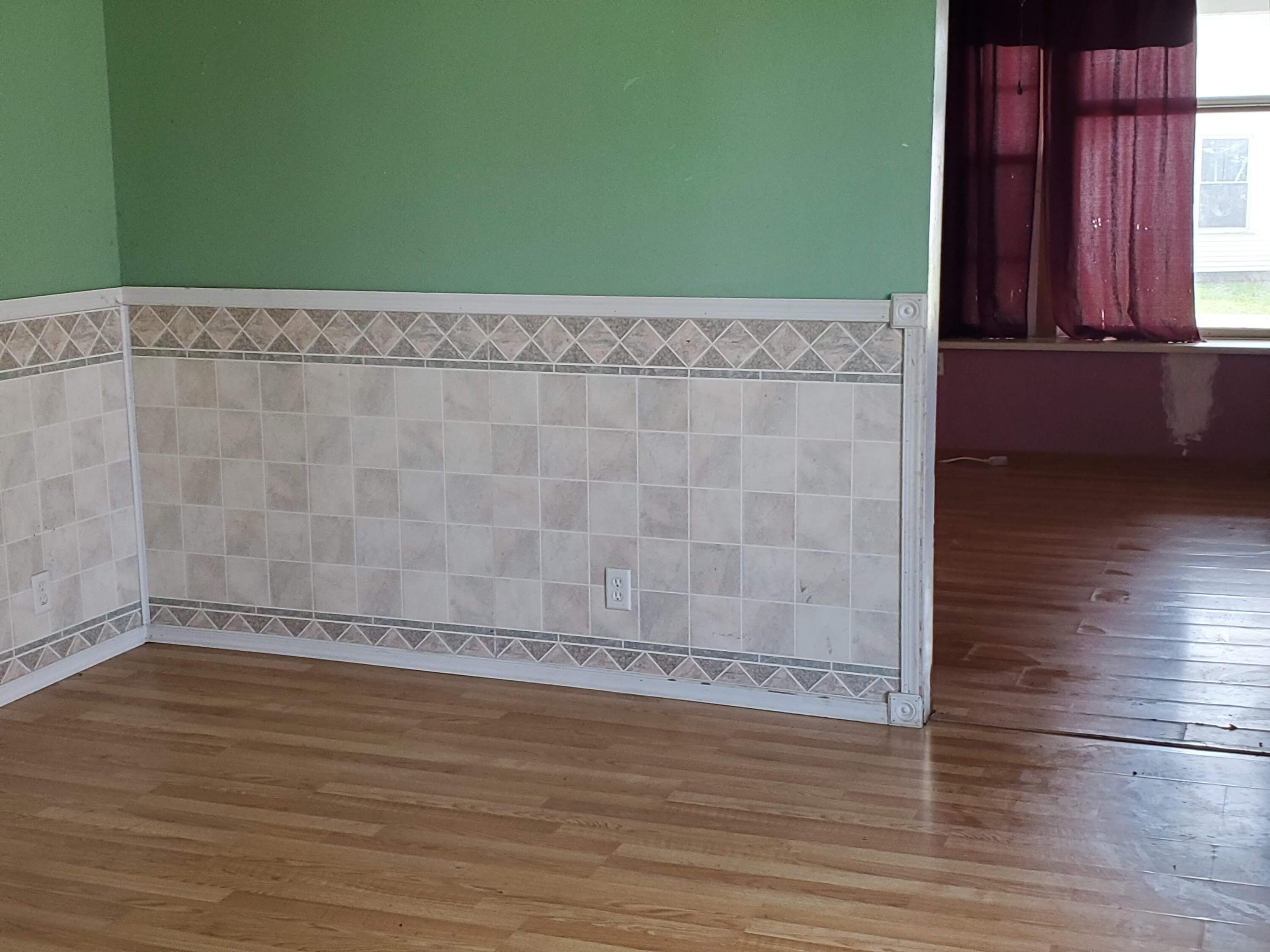 726 E Spring Street Property Photo 7