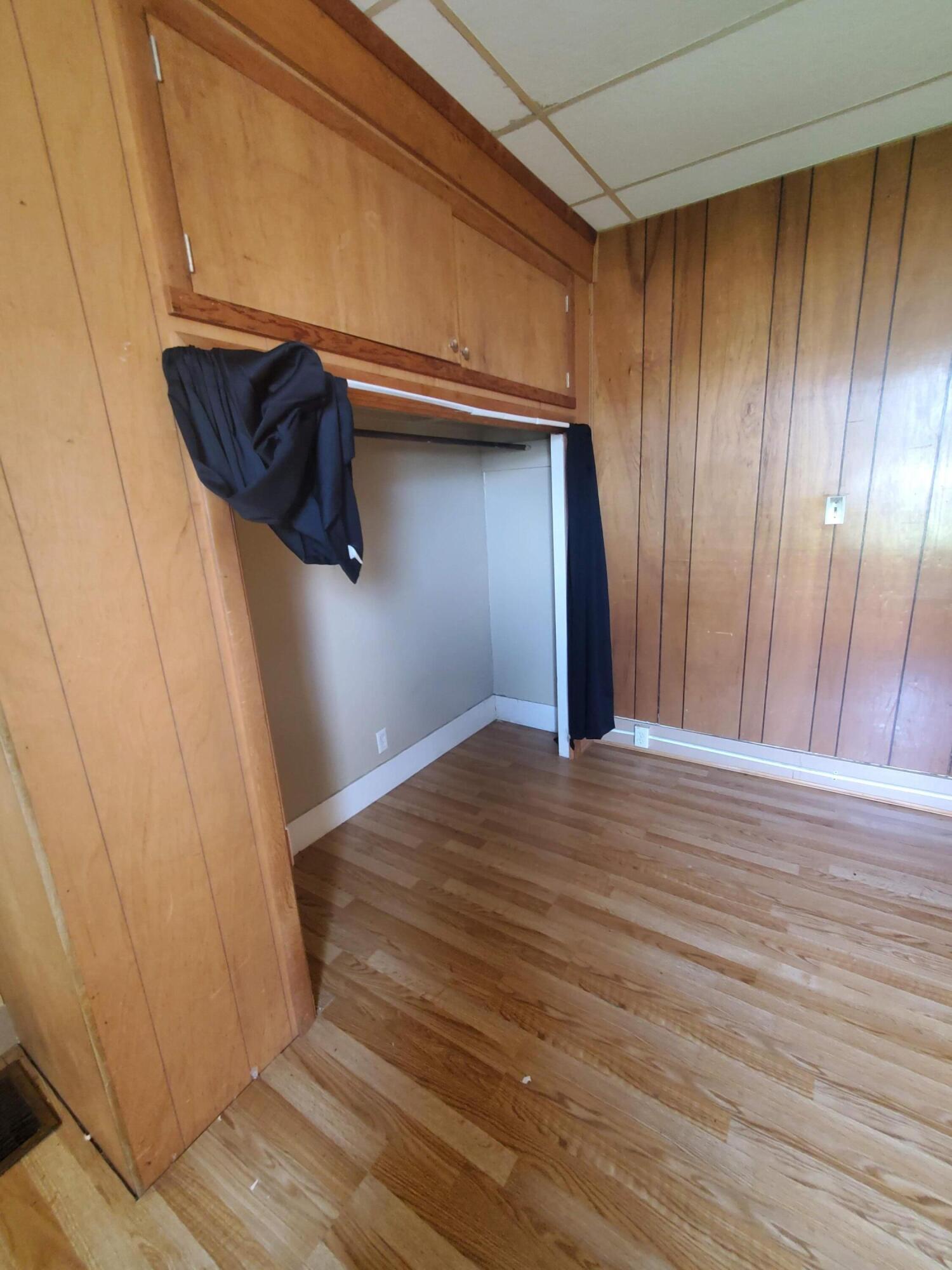 726 E Spring Street Property Photo 11