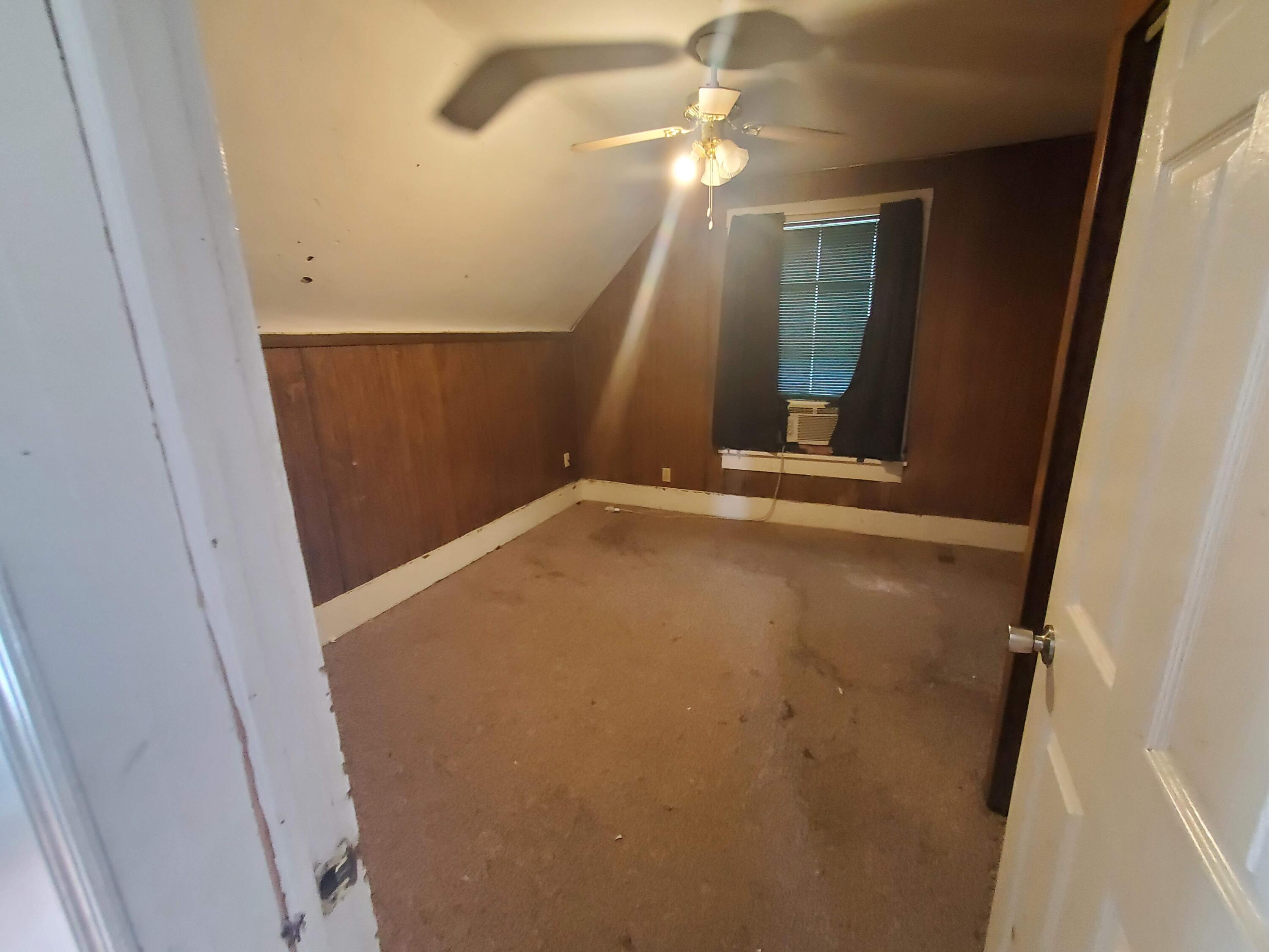 726 E Spring Street Property Photo 18