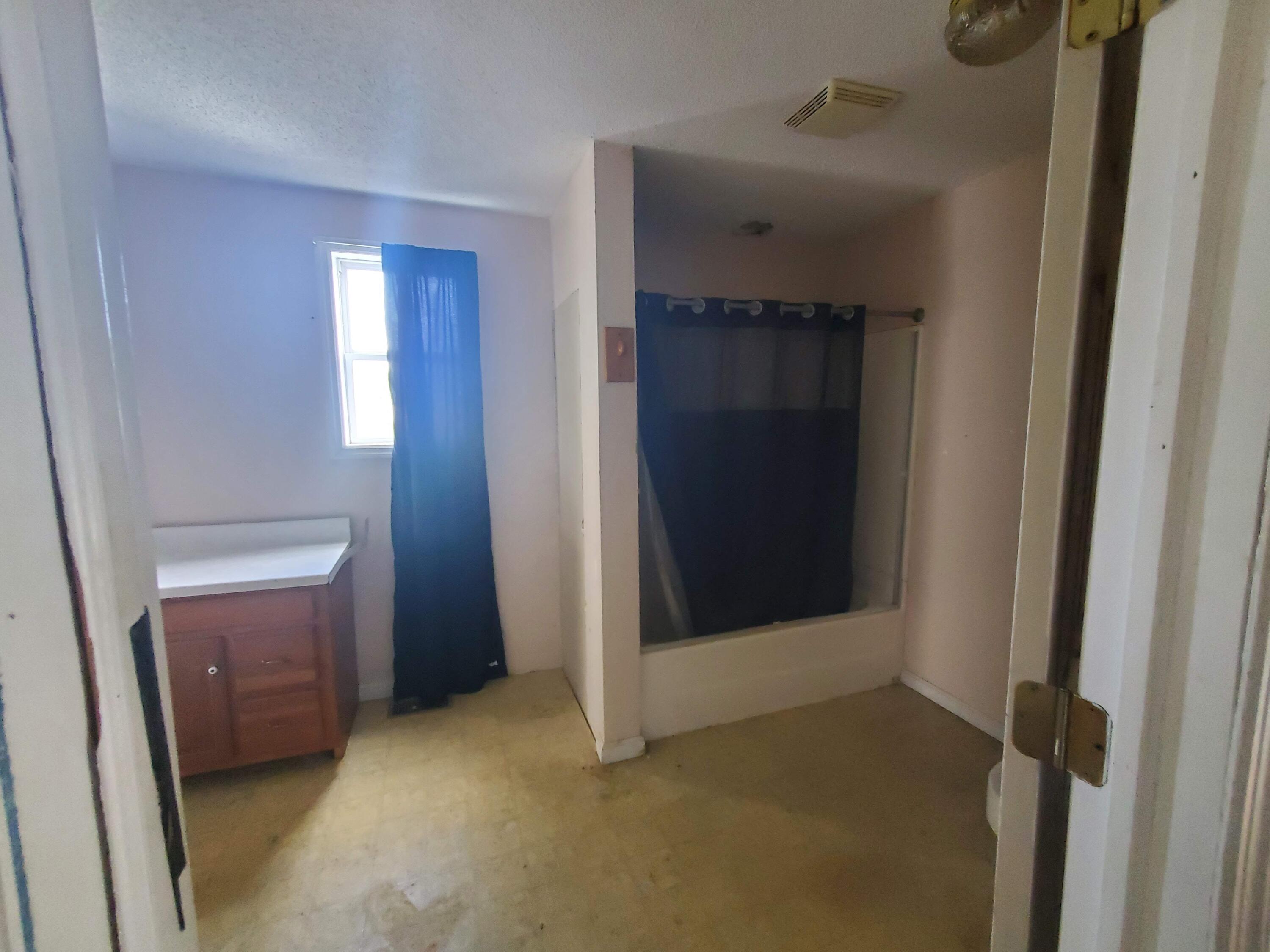 726 E Spring Street Property Photo 21