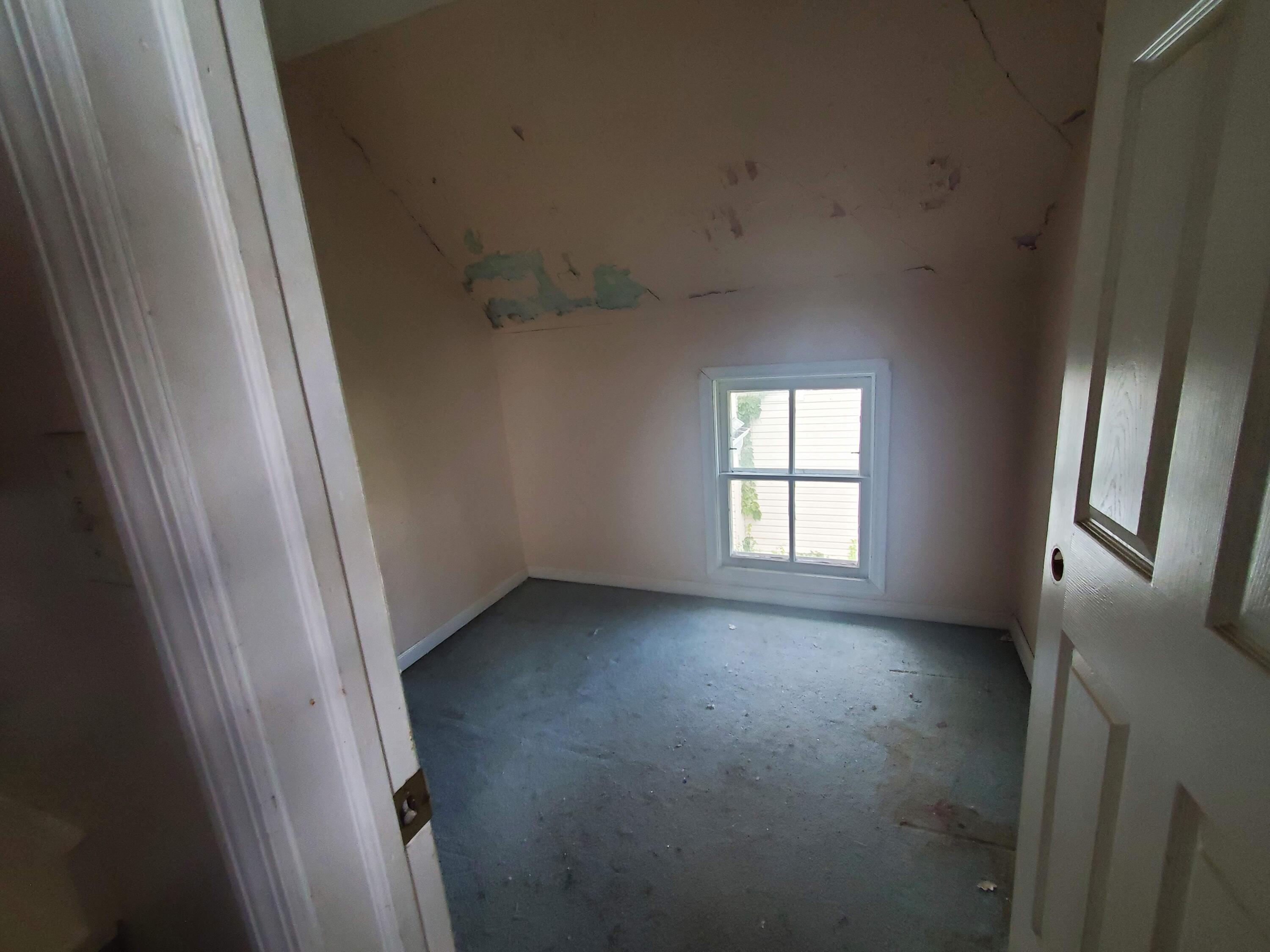 726 E Spring Street Property Photo 23
