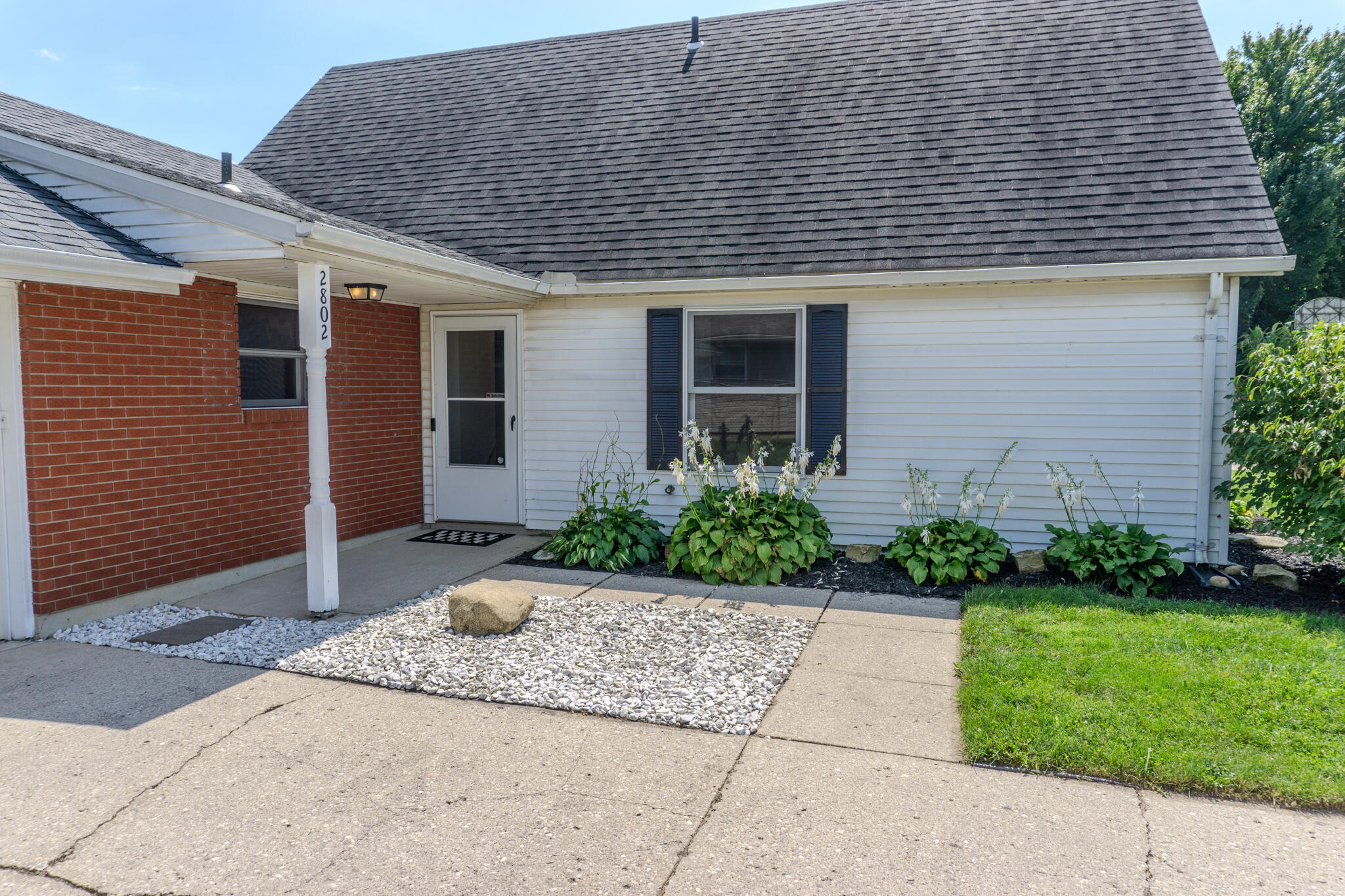 2802 Seymour Lane Property Photo 4