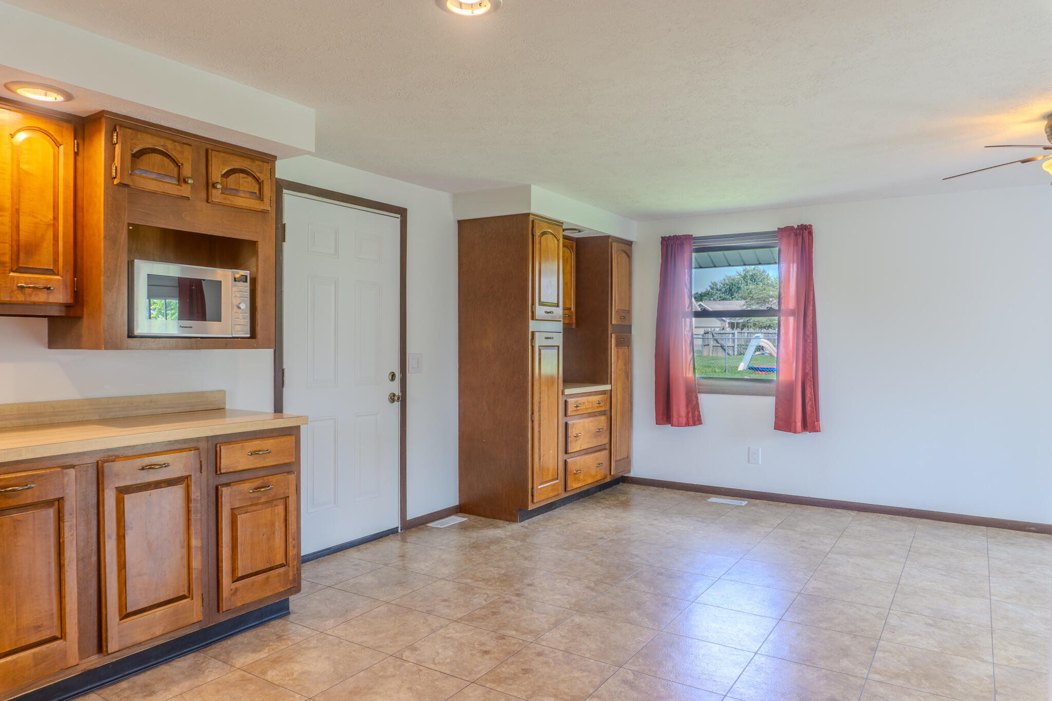 2802 Seymour Lane Property Photo 8