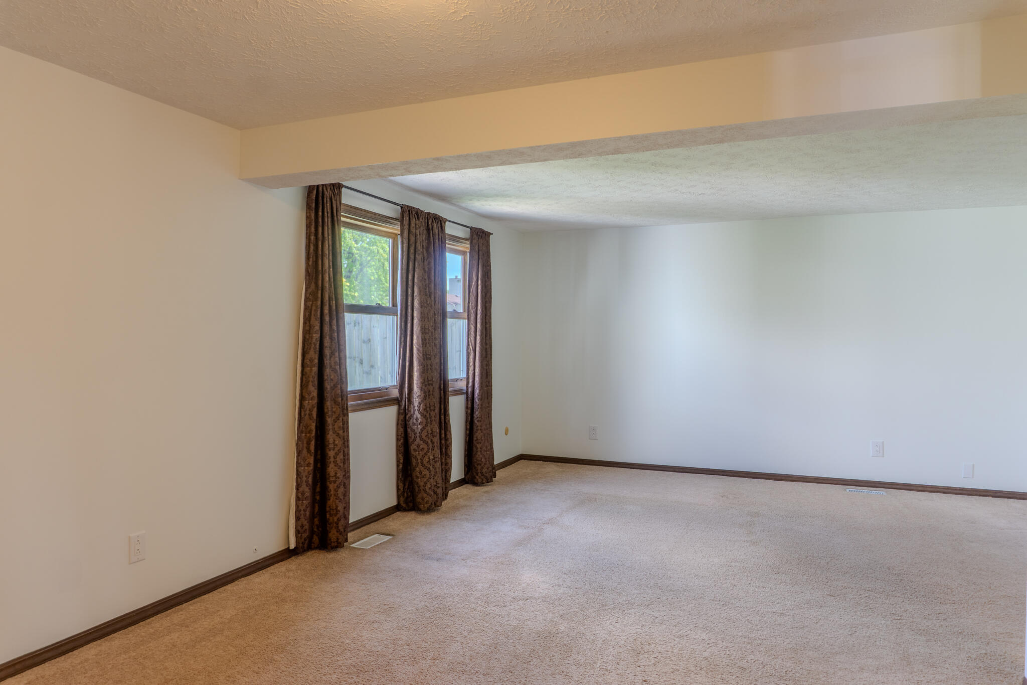 2802 Seymour Lane Property Photo 17