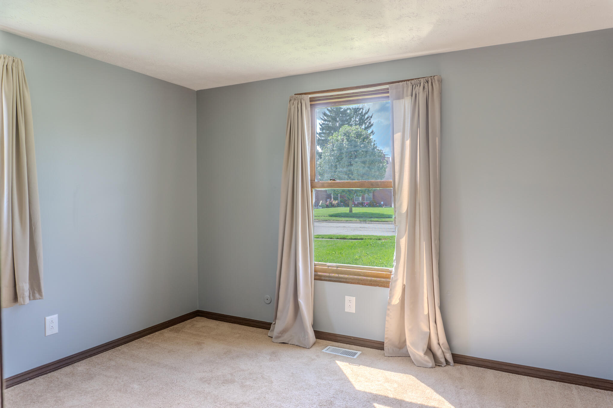 2802 Seymour Lane Property Photo 26